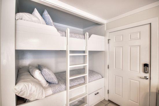 BEACHWOOD VILLAS CONDO - Residential Lease