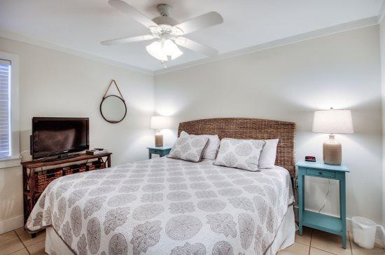 BEACHWOOD VILLAS CONDO - Residential Lease