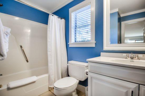 BEACHWOOD VILLAS CONDO - Residential Lease