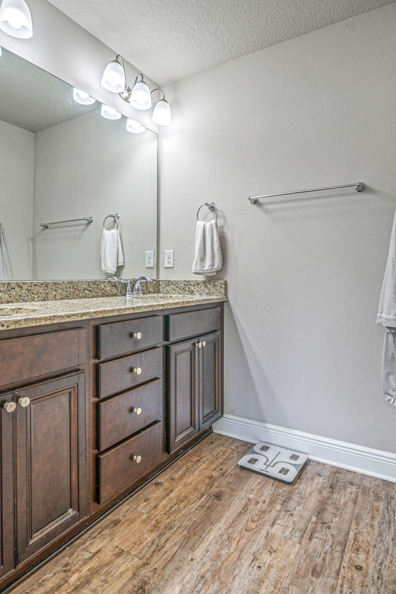 RESERVE POINTE - Residential