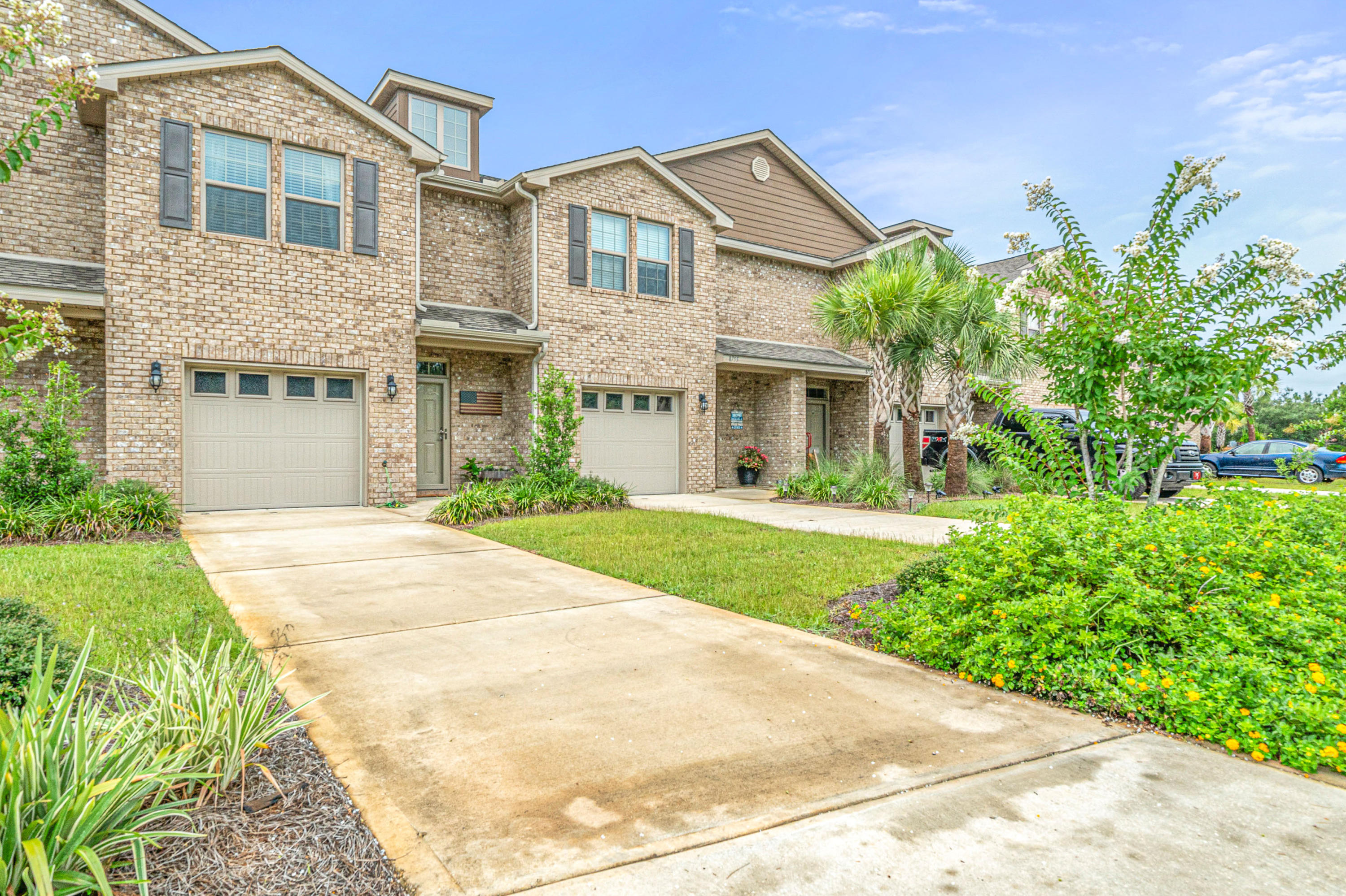 RESERVE POINTE - Residential