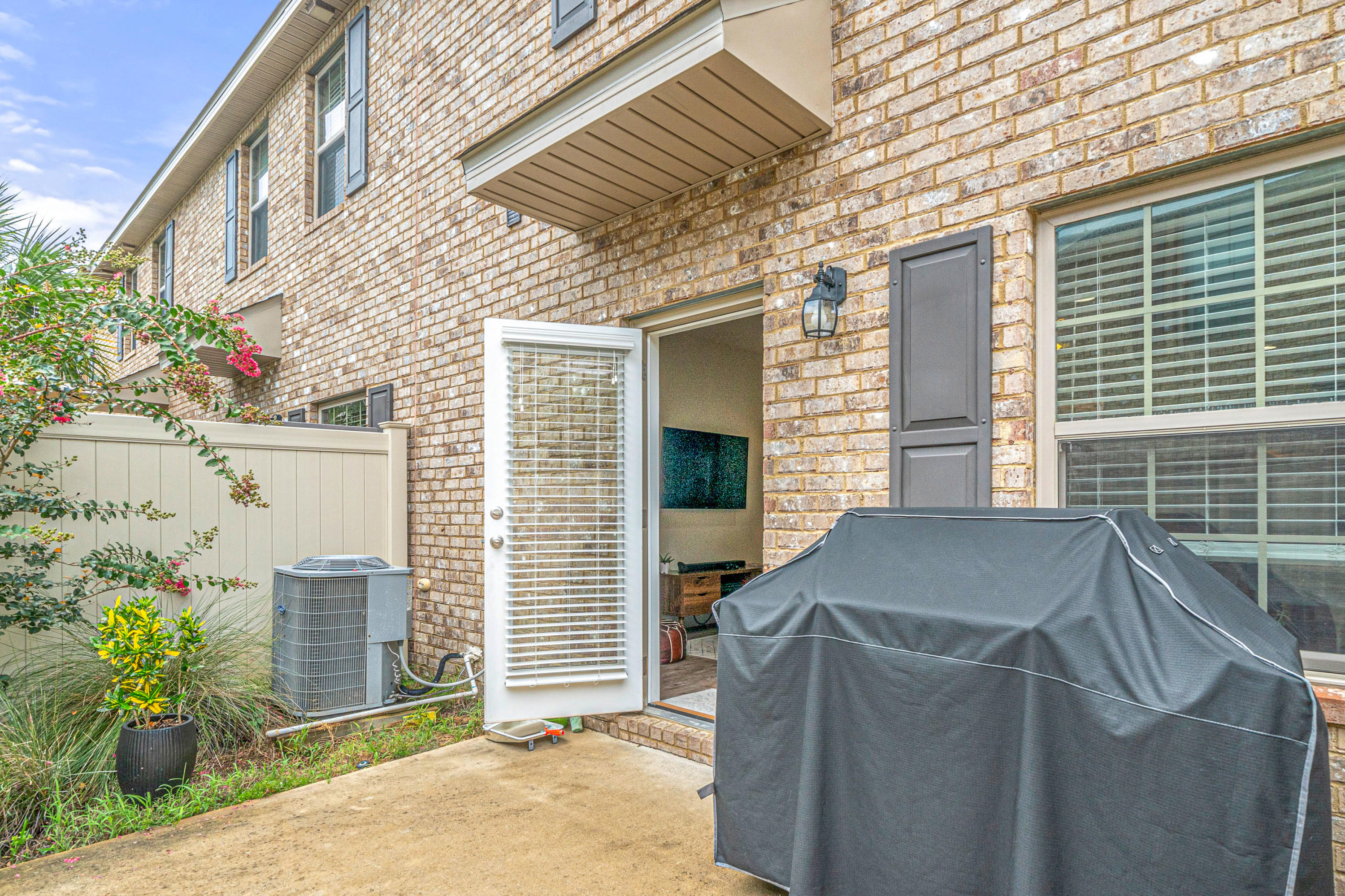 RESERVE POINTE - Residential