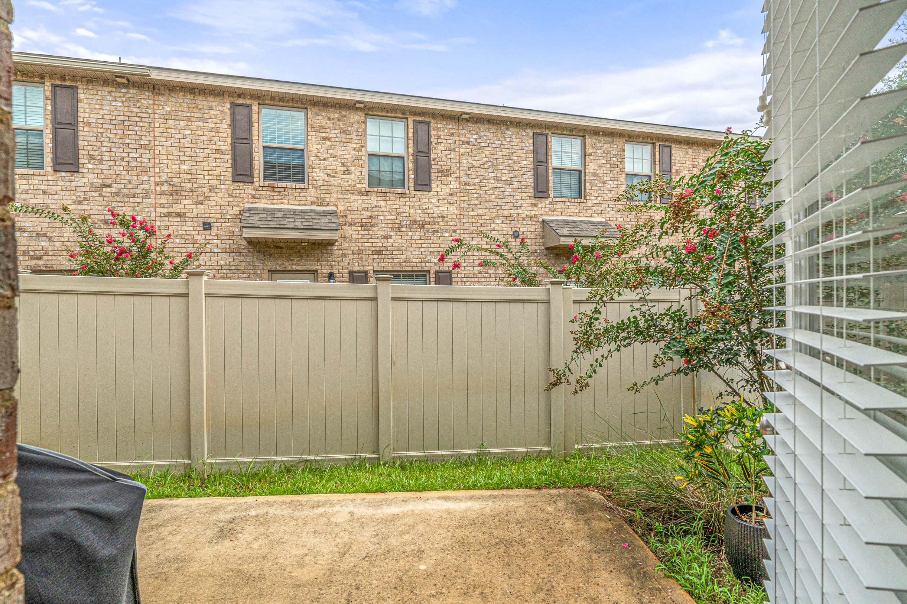 RESERVE POINTE - Residential