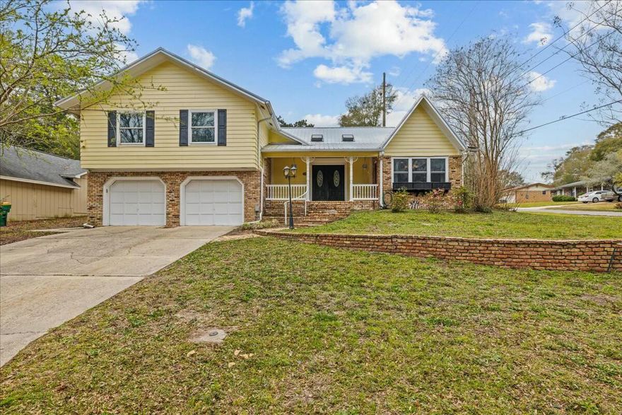 Beautiful Pool home on a corner lot in the center of Niceville! This home has 4 bedrooms and 2 full baths in the main house and an additional bedroom/office/flex area with full bathroom downstairs with private garage entry. Large backyard with pool and screened in patio.