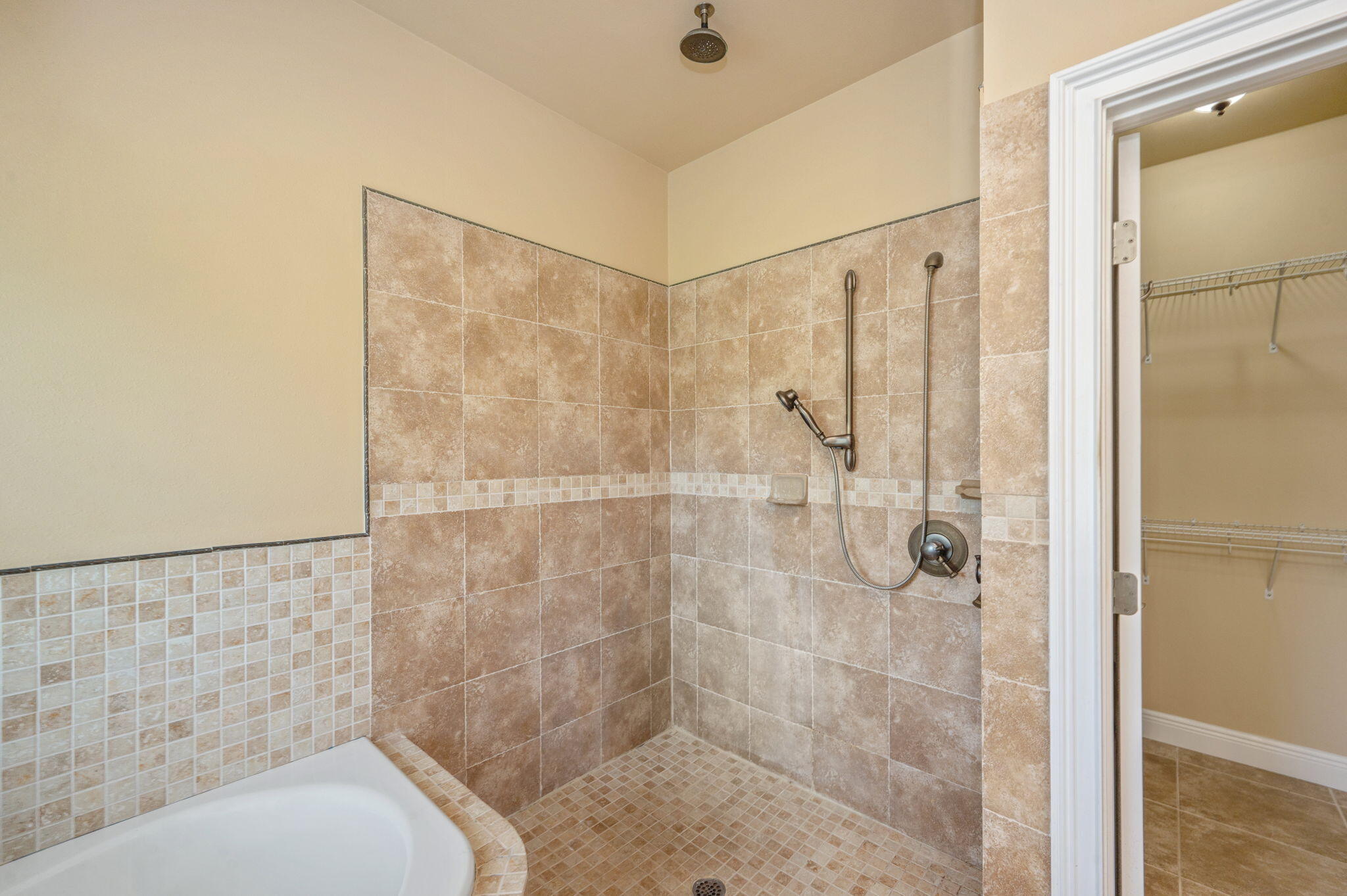 LAKE TANTARA UNREC - Residential