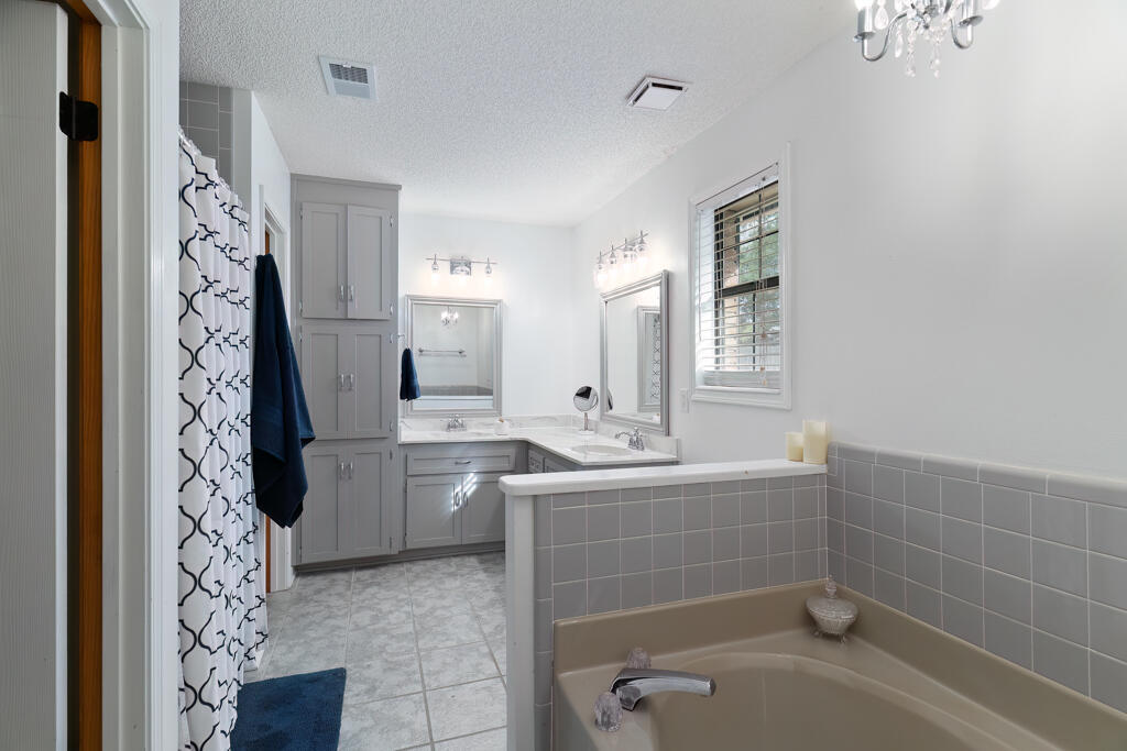 PLANTATION OAKS S/D - Residential