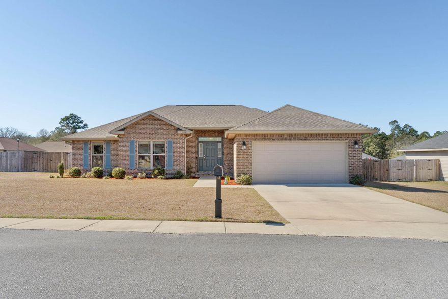 ACT FAST!  Spacious home with an open floor plan situated on a fantastic oversized corner lot perfectly designed with a sprinkler system, fenced in back yard and plenty of room for a pool.  
Enjoy your safe, quiet, and friendly community where the kids play together, parents socialize as they go out for evening walks. 
If you value your family's safety and health, you'll love the upgrades the sellers made to this home. Call today to learn about these special upgrades.
OPEN HOUSE 11 Feb from 1 pm-3pm