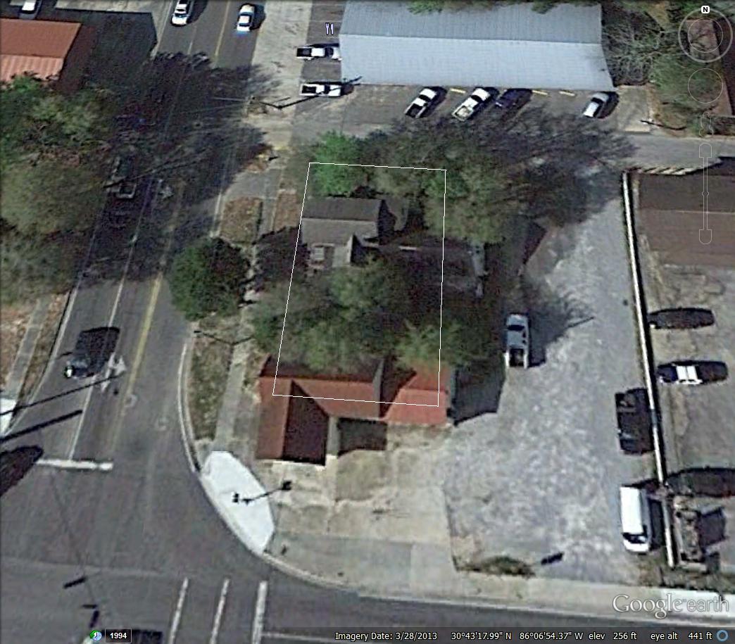 Great commercial lot in the heart of DeFuniak. This parcel is right on HWY 83 North at red light. Cleared and ready for a business to build. The paved front lot has high traffic count and located in the City of DeFuniak. If you are looking for a vacant commercial lot for a business, this is the one for you.