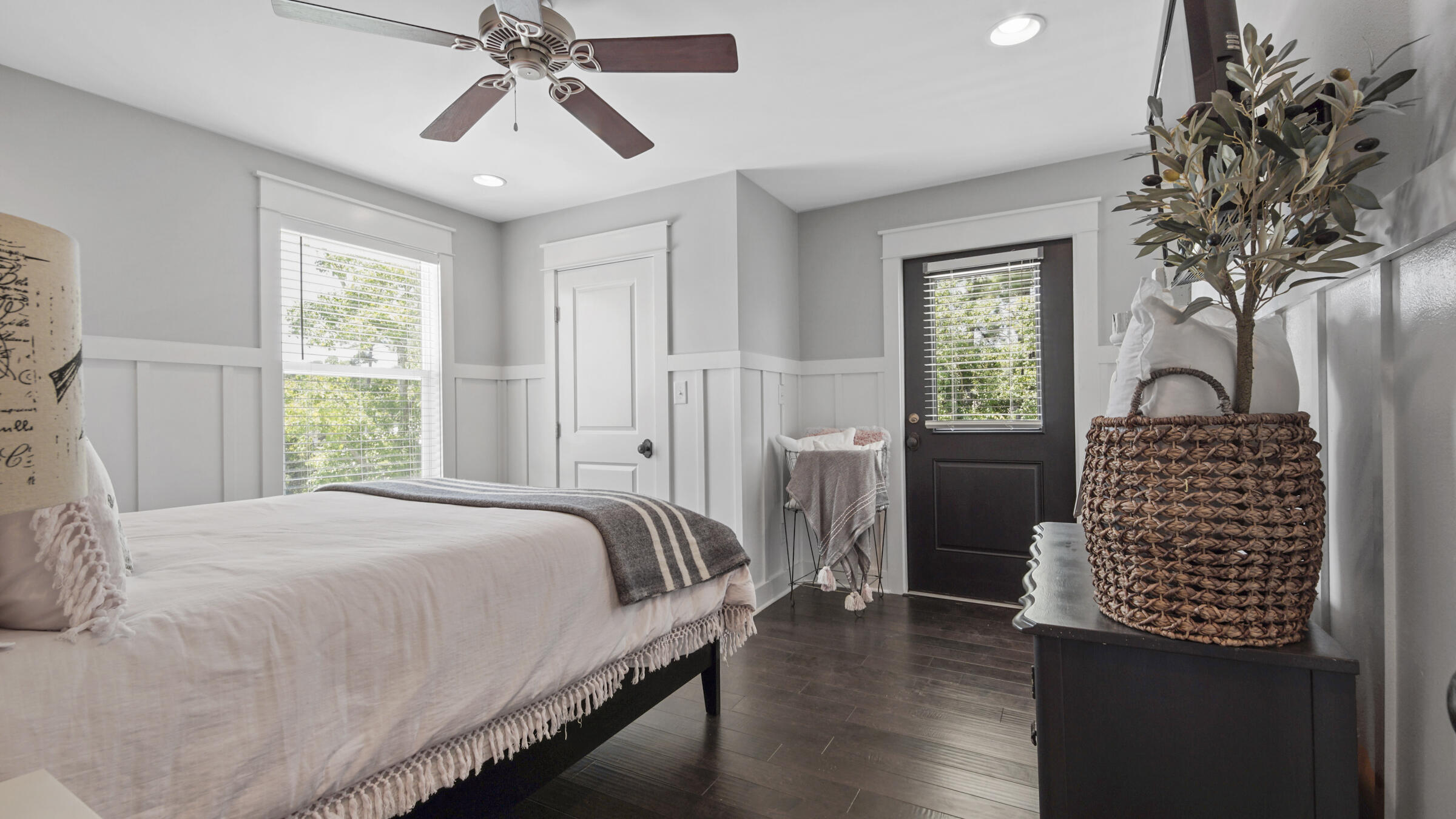 HOLIDAY SHORES ESTATES - Residential