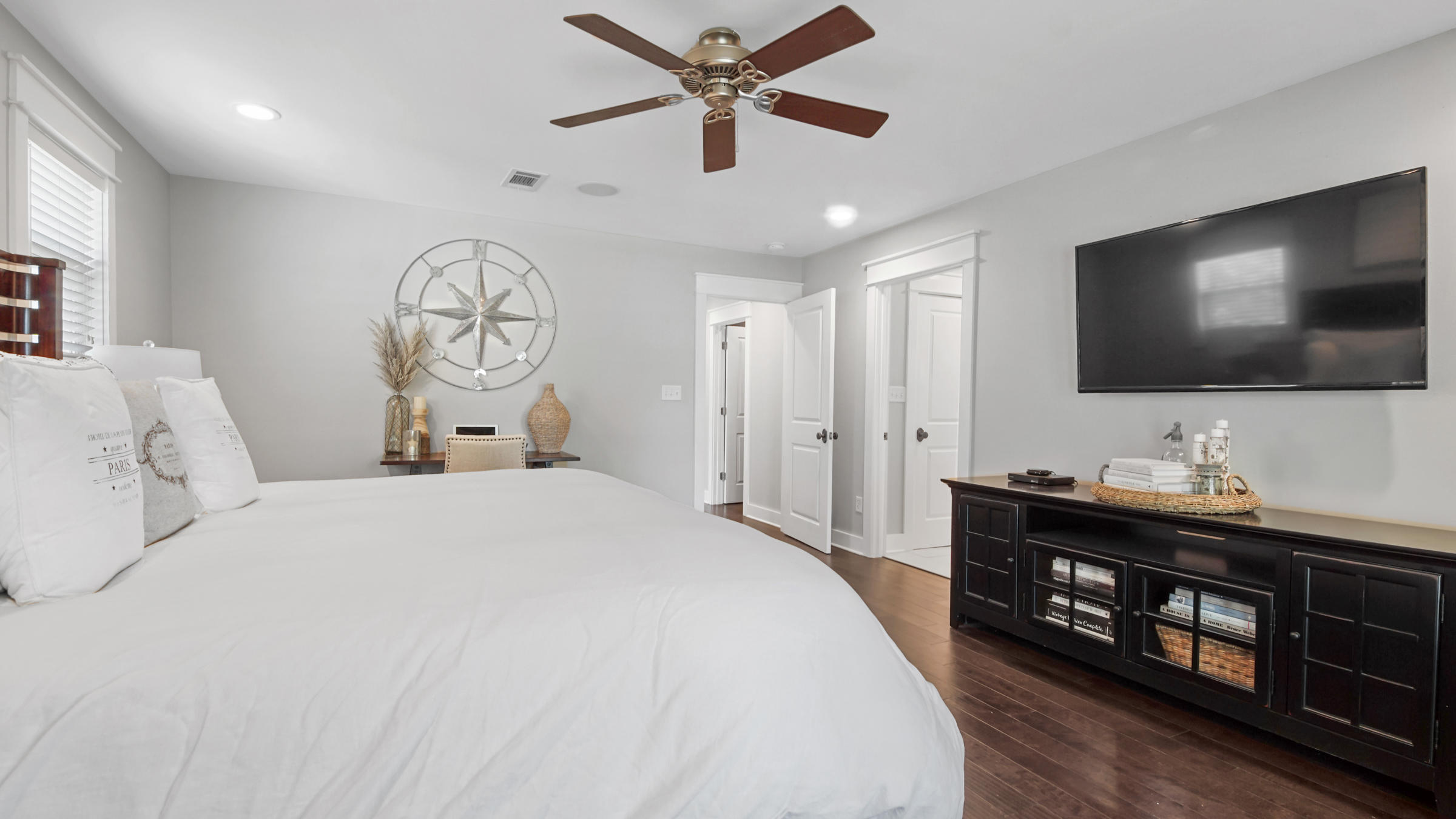 HOLIDAY SHORES ESTATES - Residential