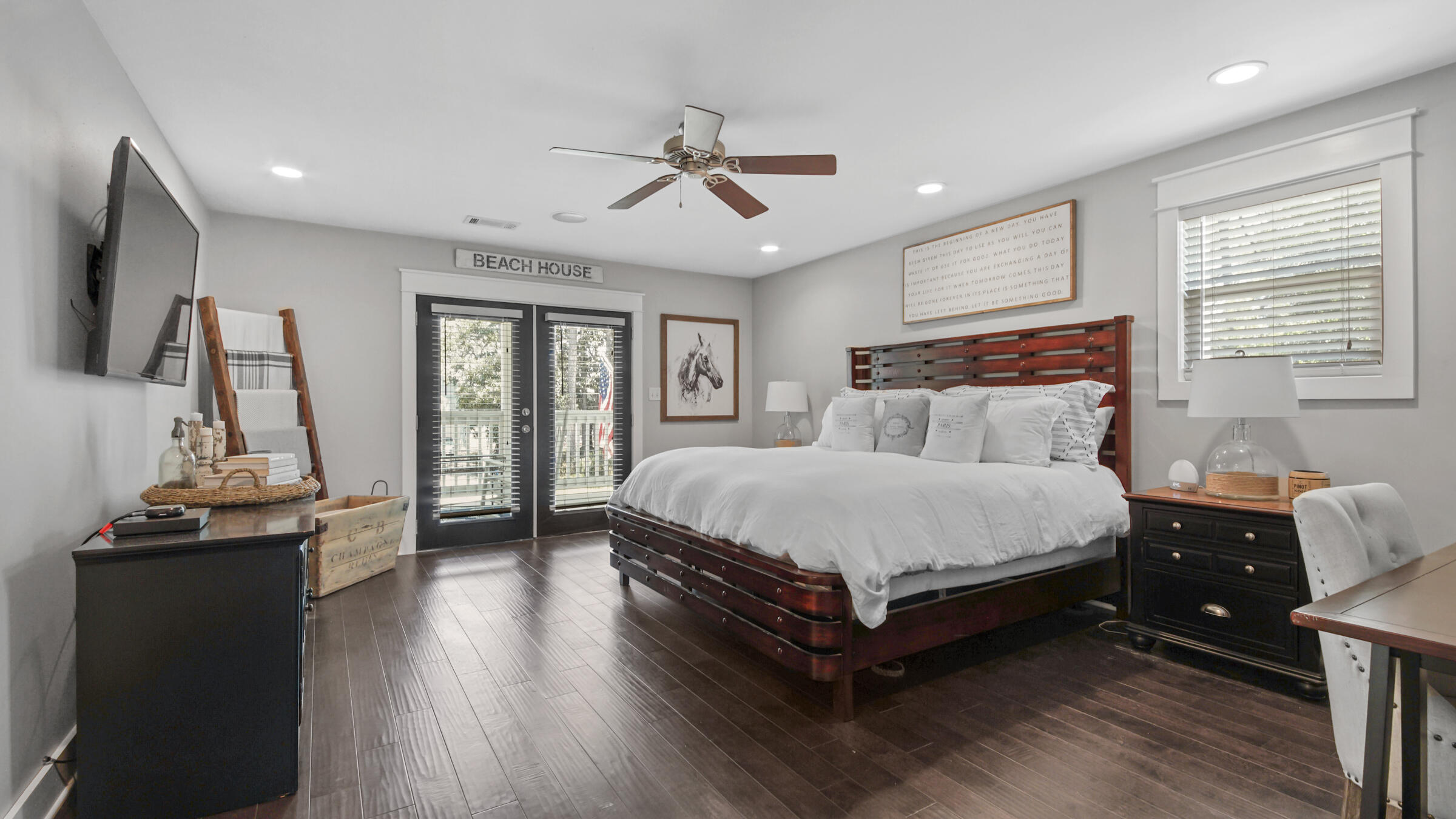 HOLIDAY SHORES ESTATES - Residential