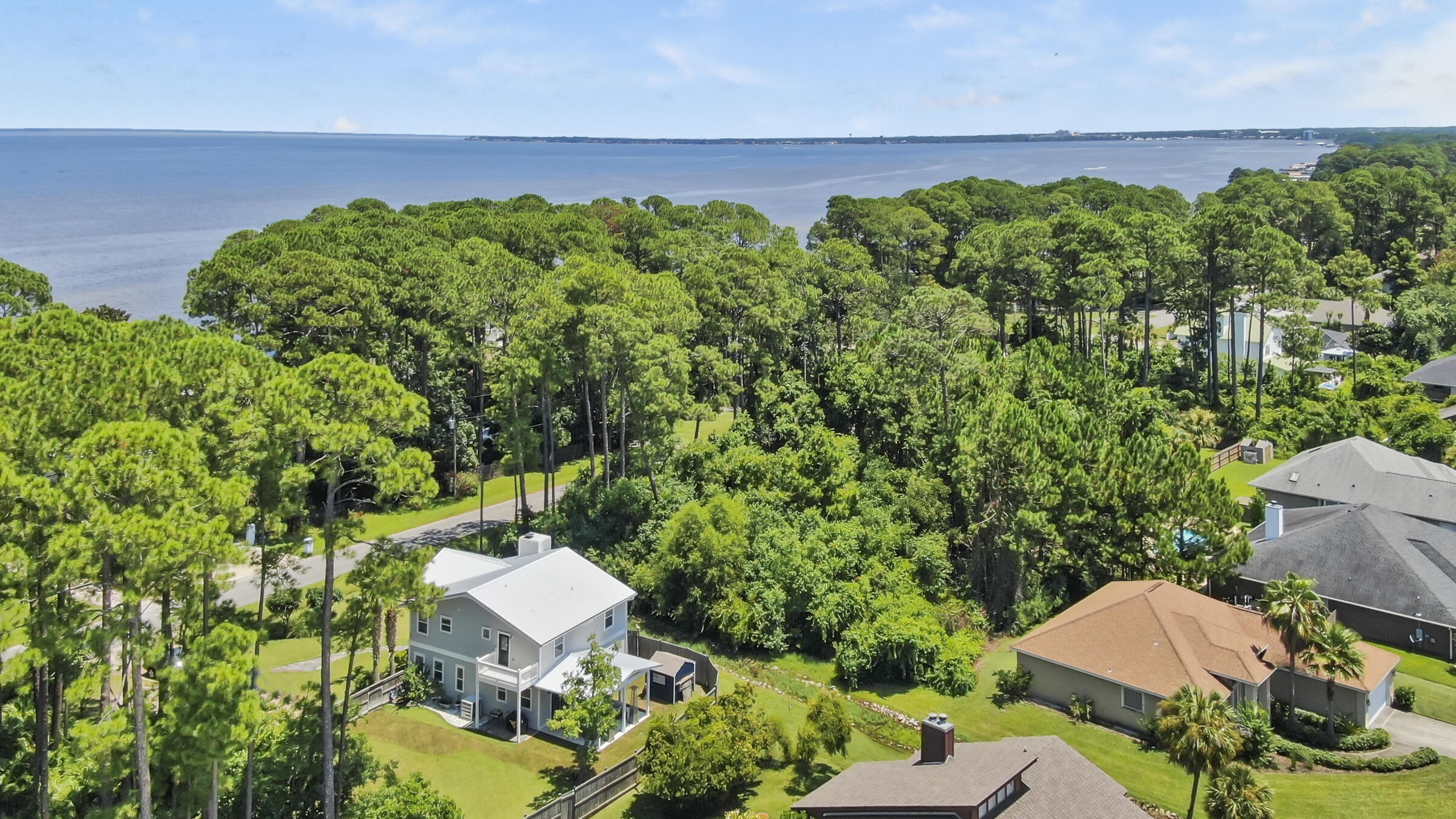 HOLIDAY SHORES ESTATES - Residential