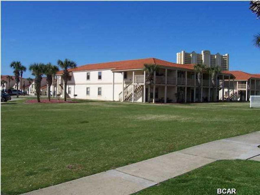 Nice Unit at Horizon SouthNEVER BEEN IN THE RENTAL PROGRAMONE BEDROOM WITH TWO BUNKS AND A SOFA SLEEPER...CAN ACCOMMODATE SIXOVER LOOKS THE SWIMMING POOL