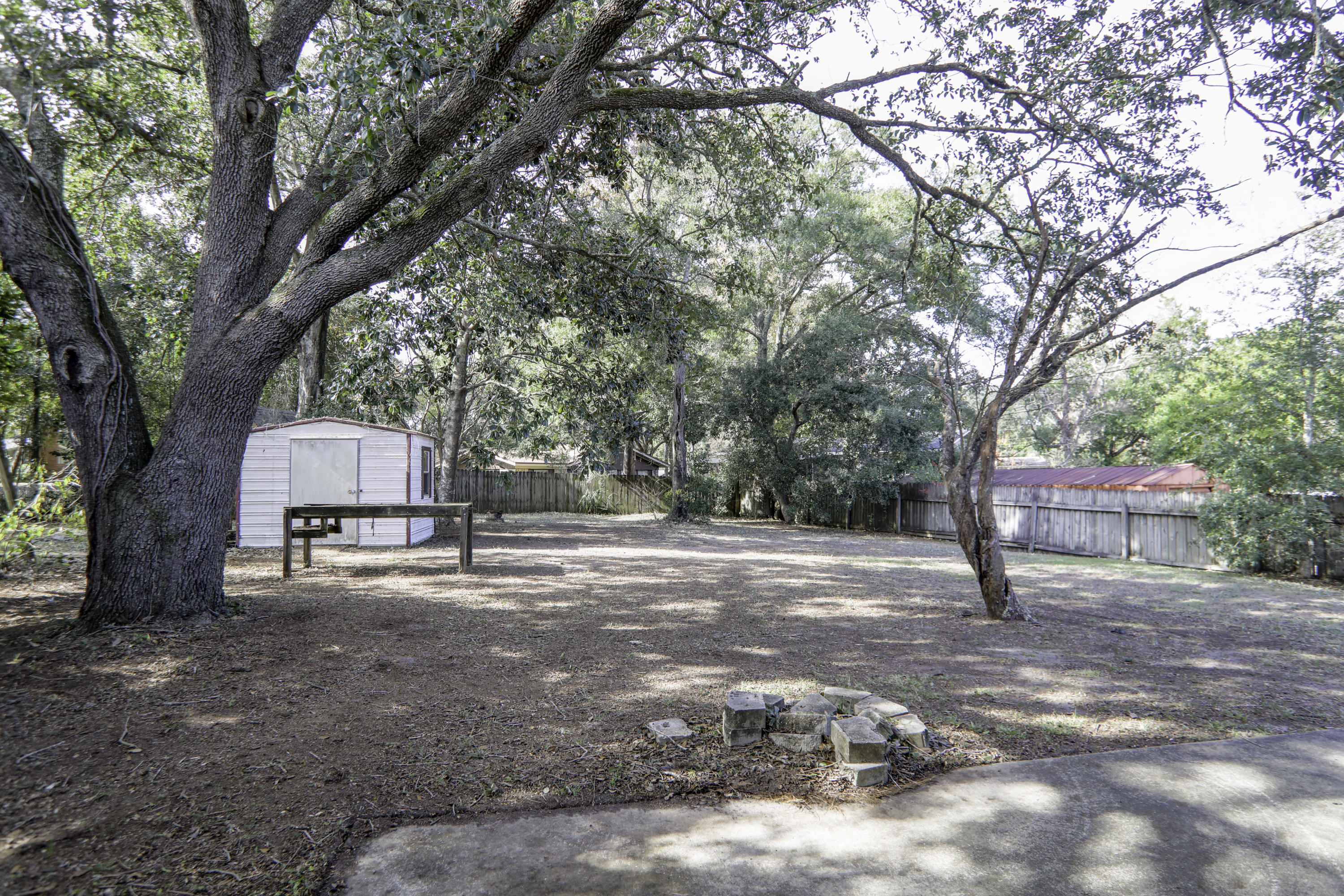 BAYOU WOODS - Residential