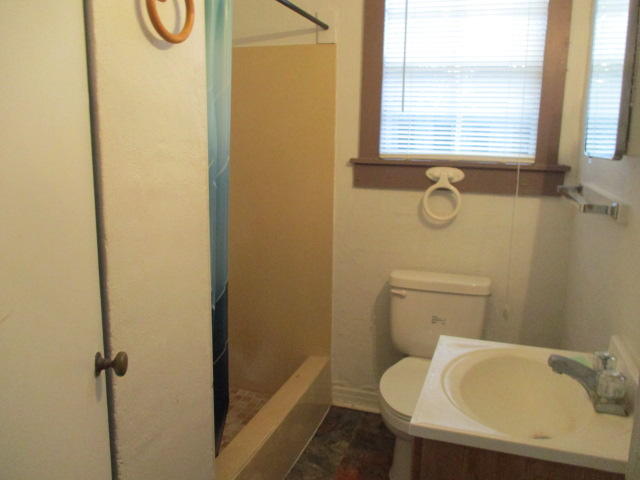 EDGEWATER APT - Residential Lease