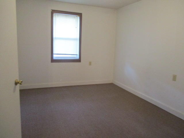 EDGEWATER APT - Residential Lease
