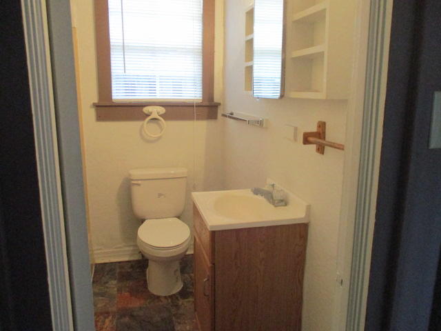 EDGEWATER APT - Residential Lease