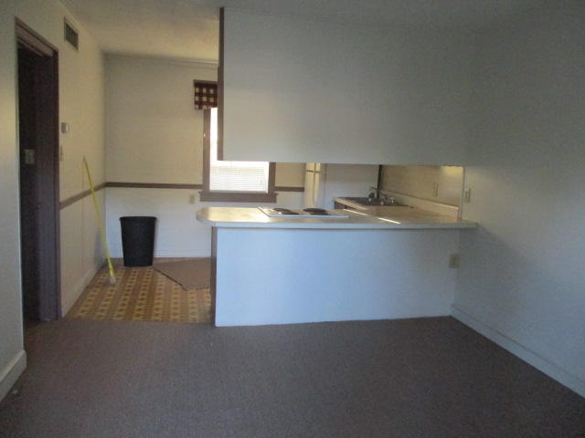 EDGEWATER APT - Residential Lease