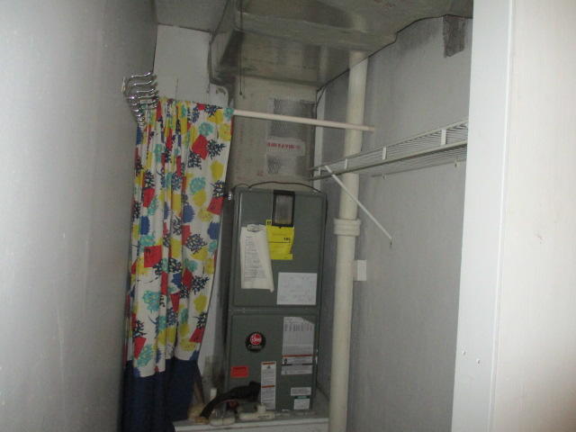 EDGEWATER APT - Residential Lease