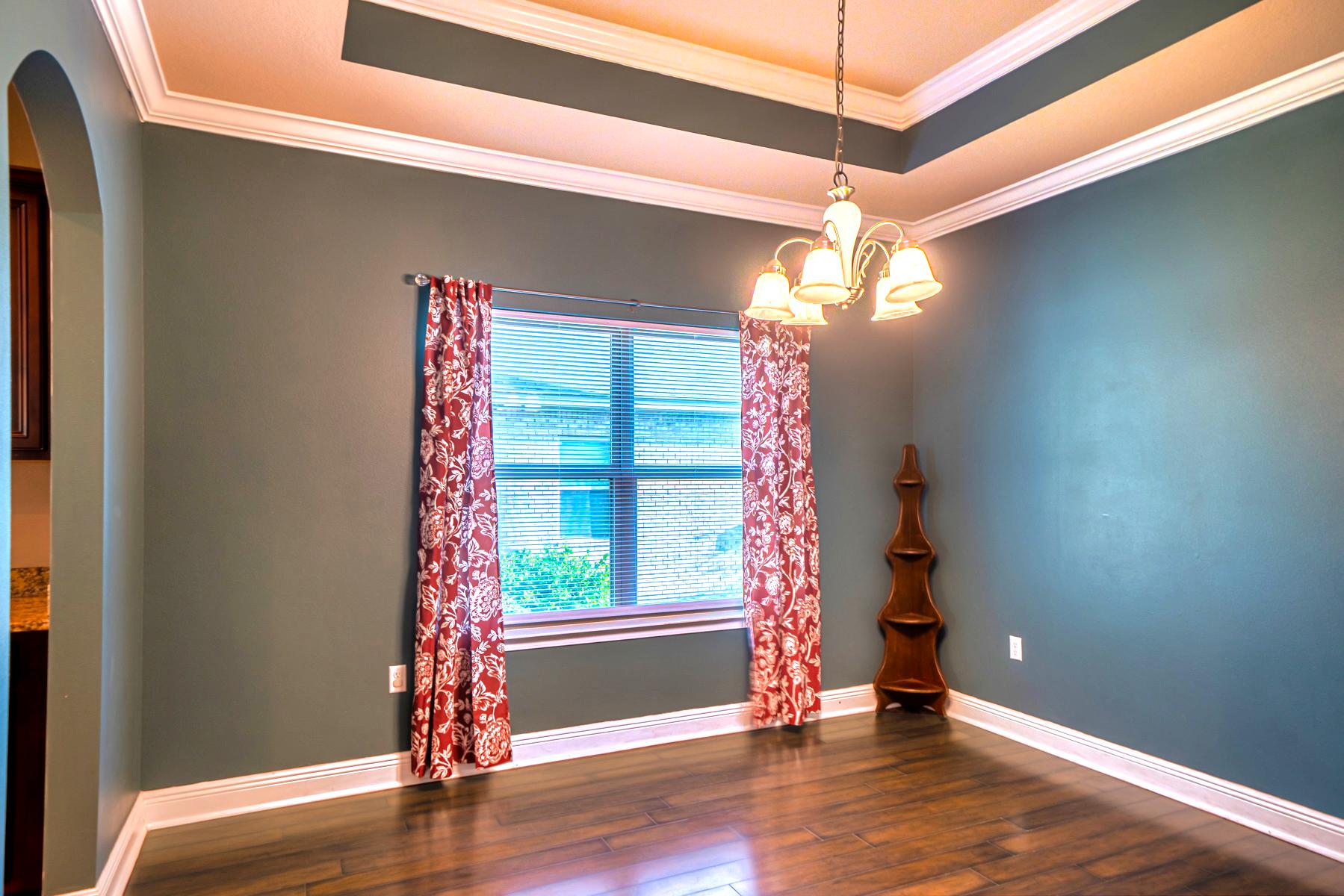 AUTUMN WOODS - Residential