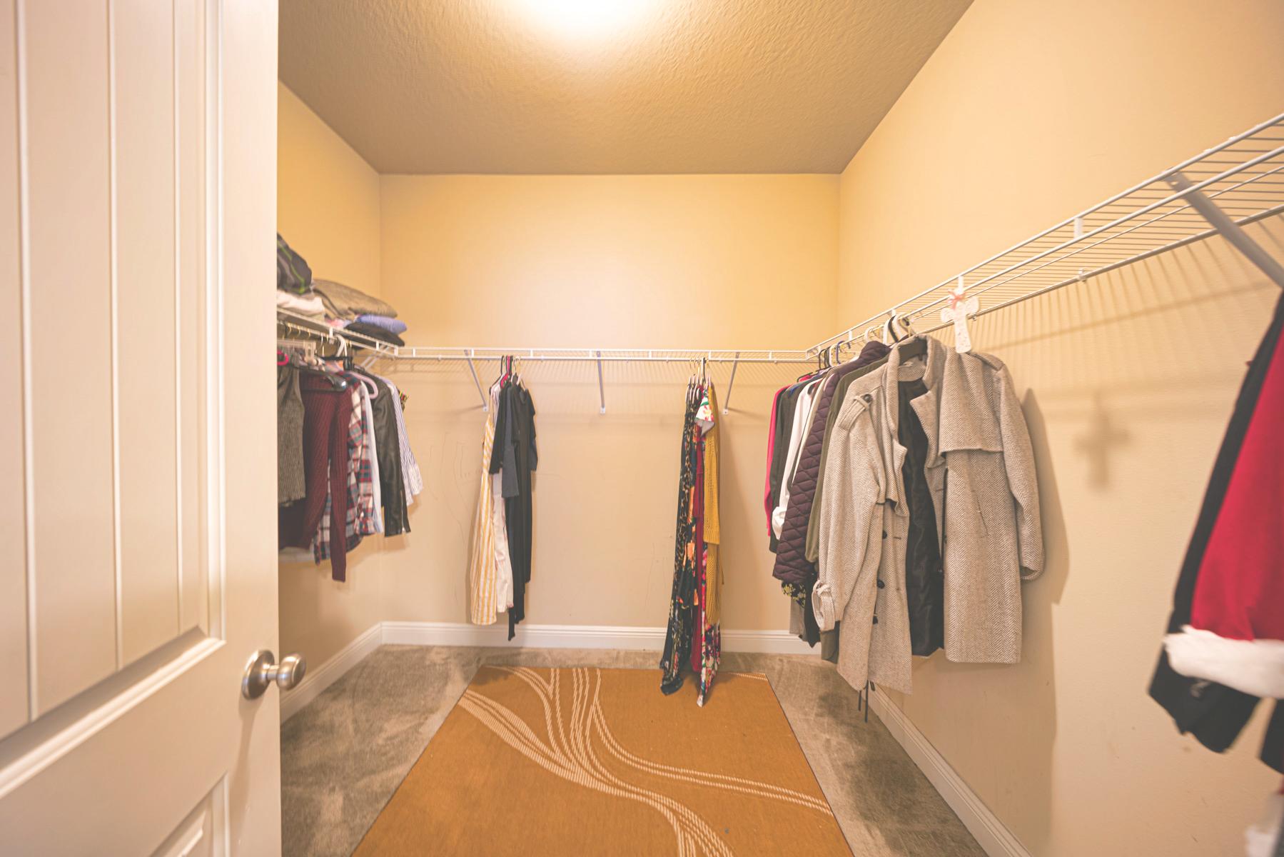 AUTUMN WOODS - Residential