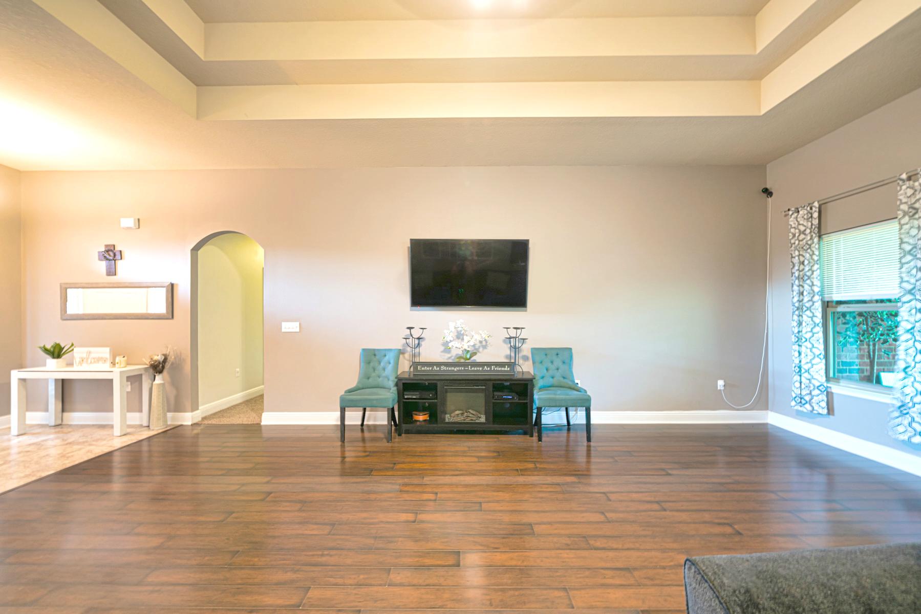 AUTUMN WOODS - Residential