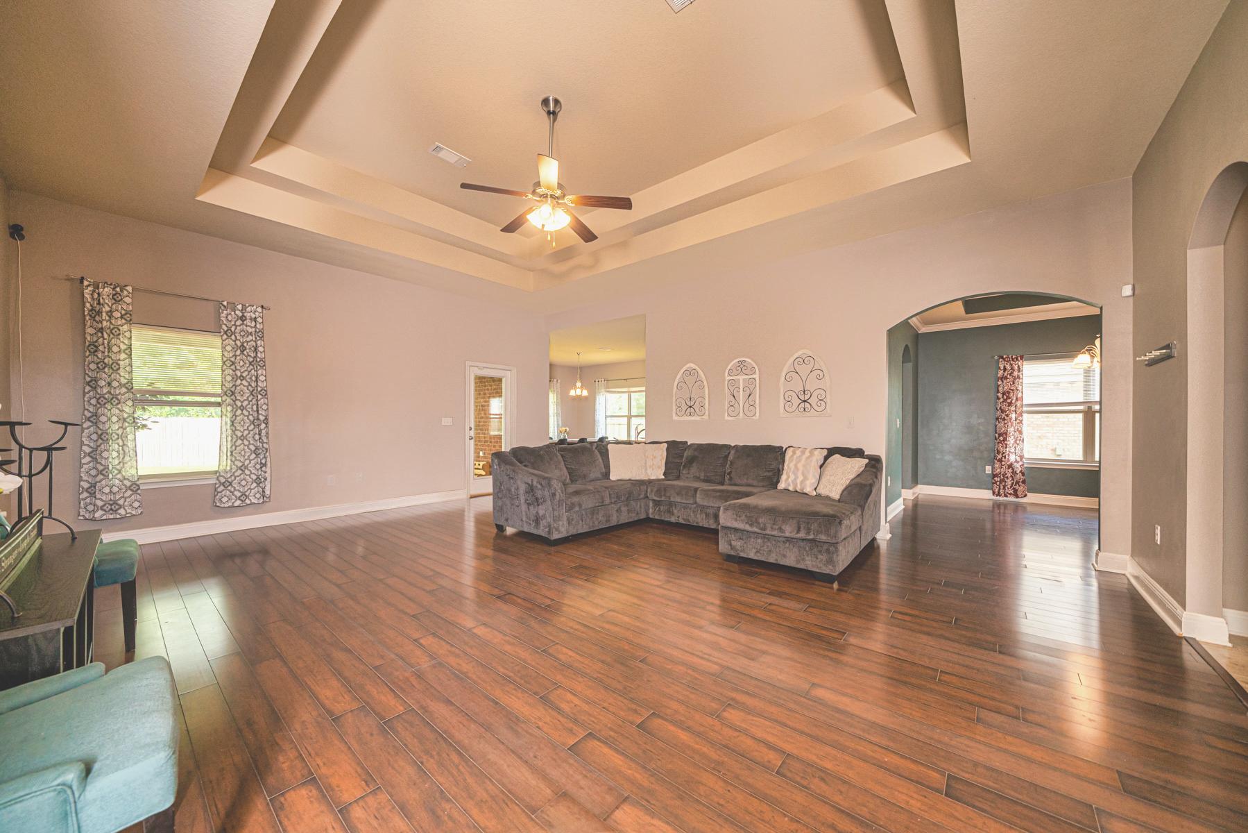 AUTUMN WOODS - Residential