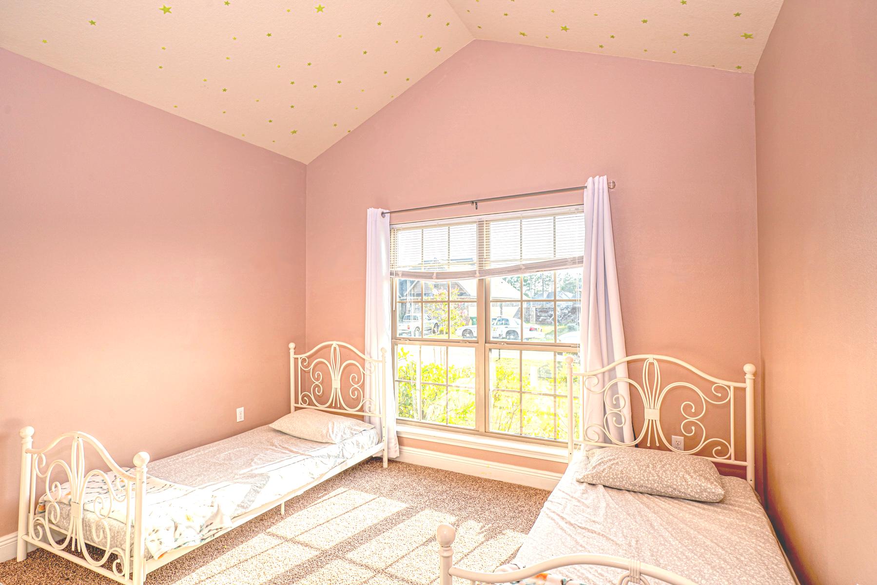 AUTUMN WOODS - Residential