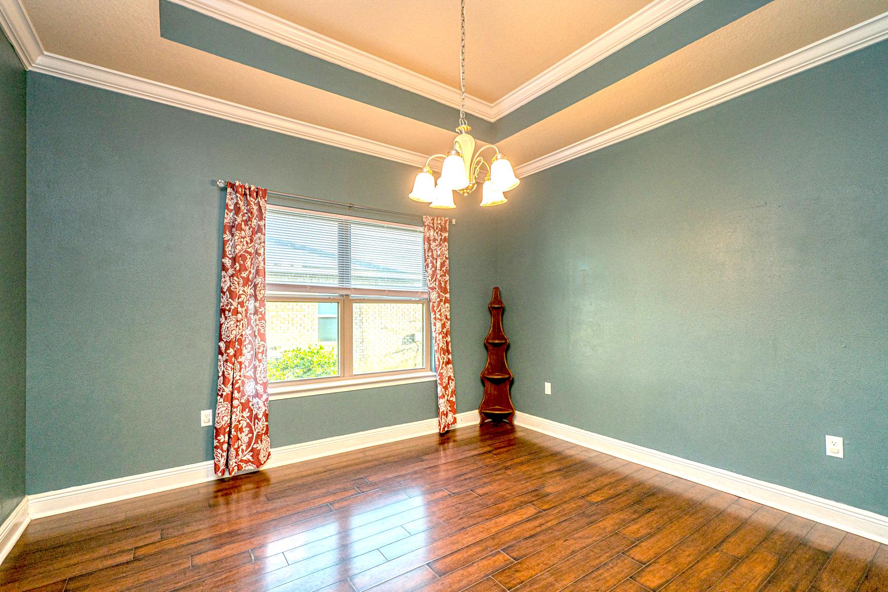 AUTUMN WOODS - Residential