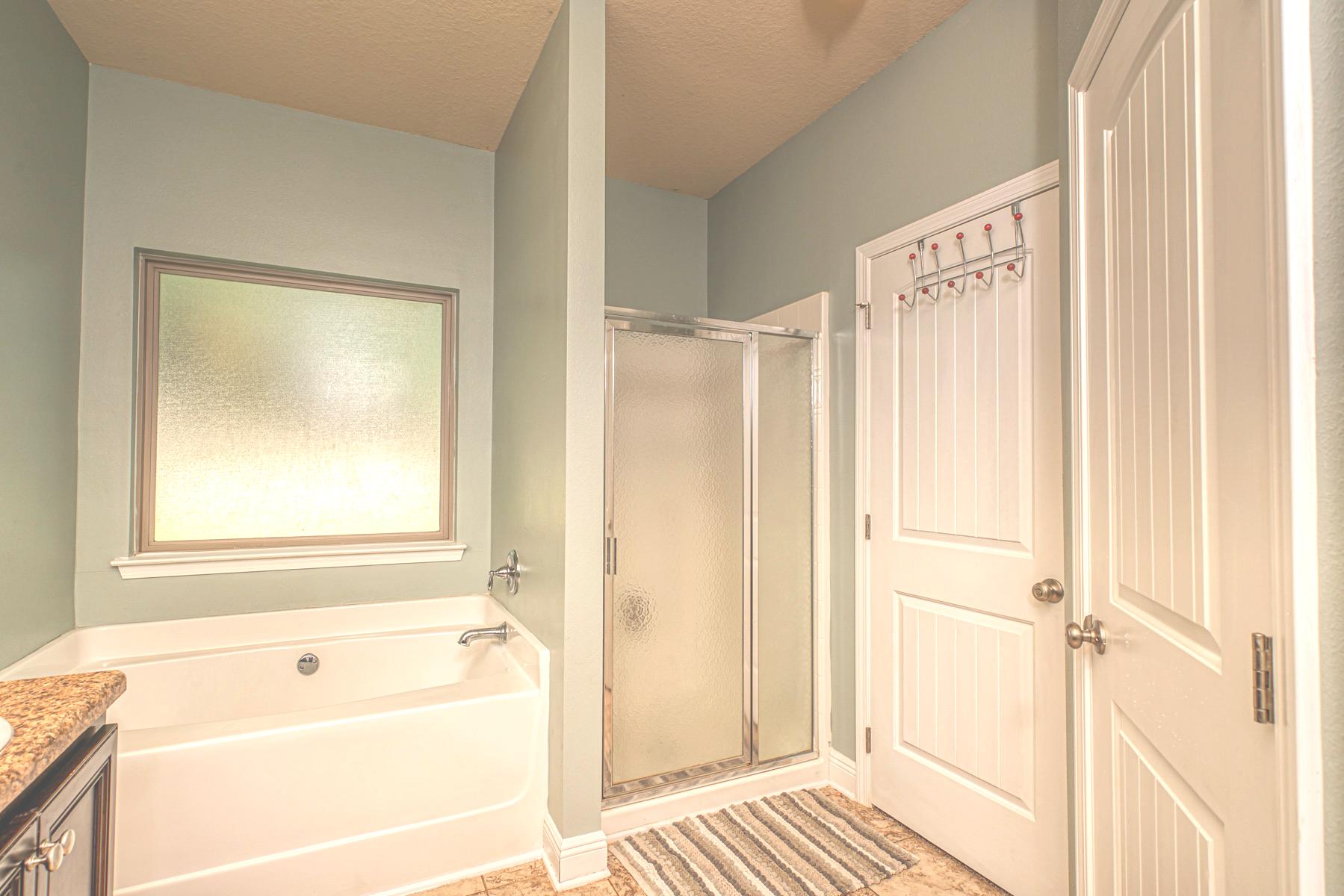 AUTUMN WOODS - Residential