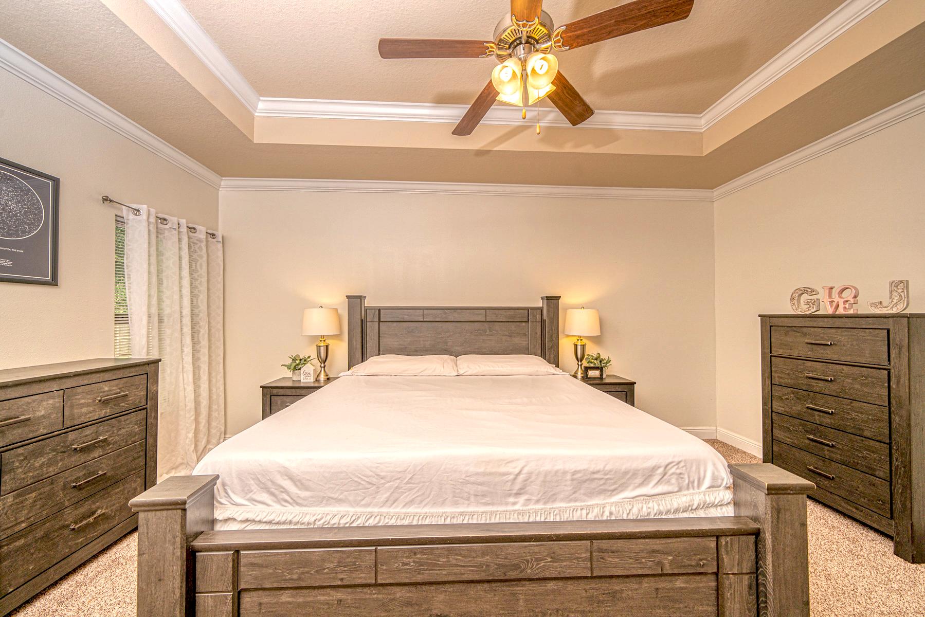 AUTUMN WOODS - Residential