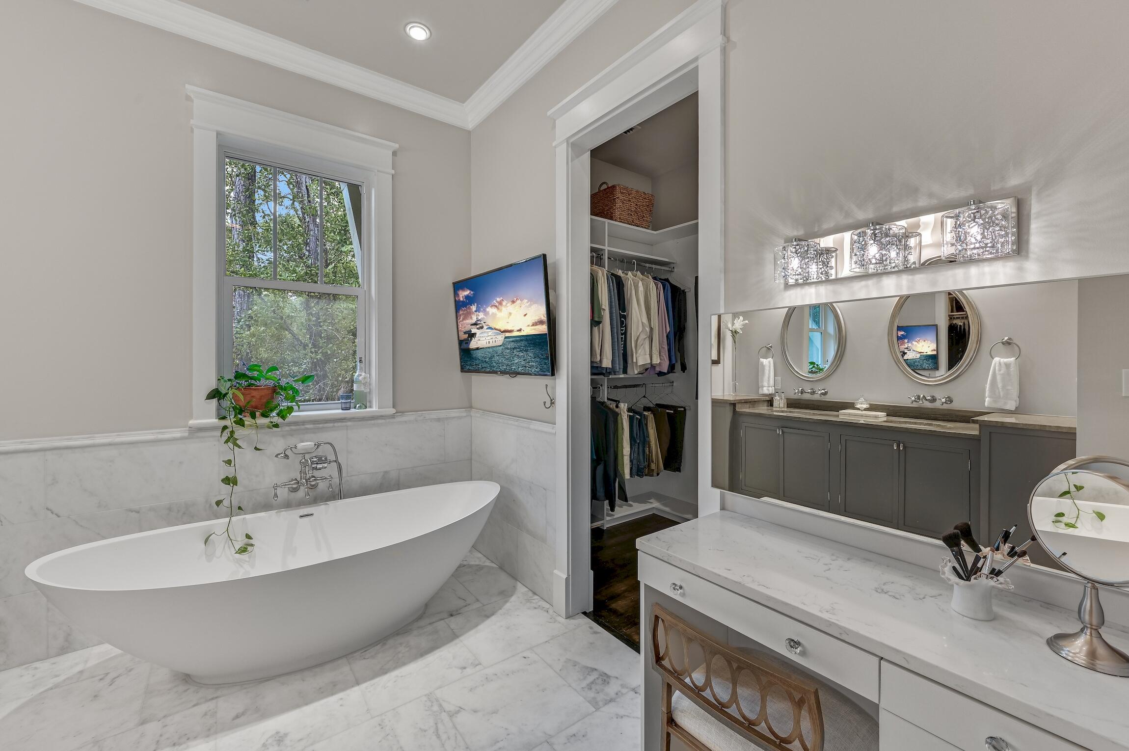 THE WOODS - Residential