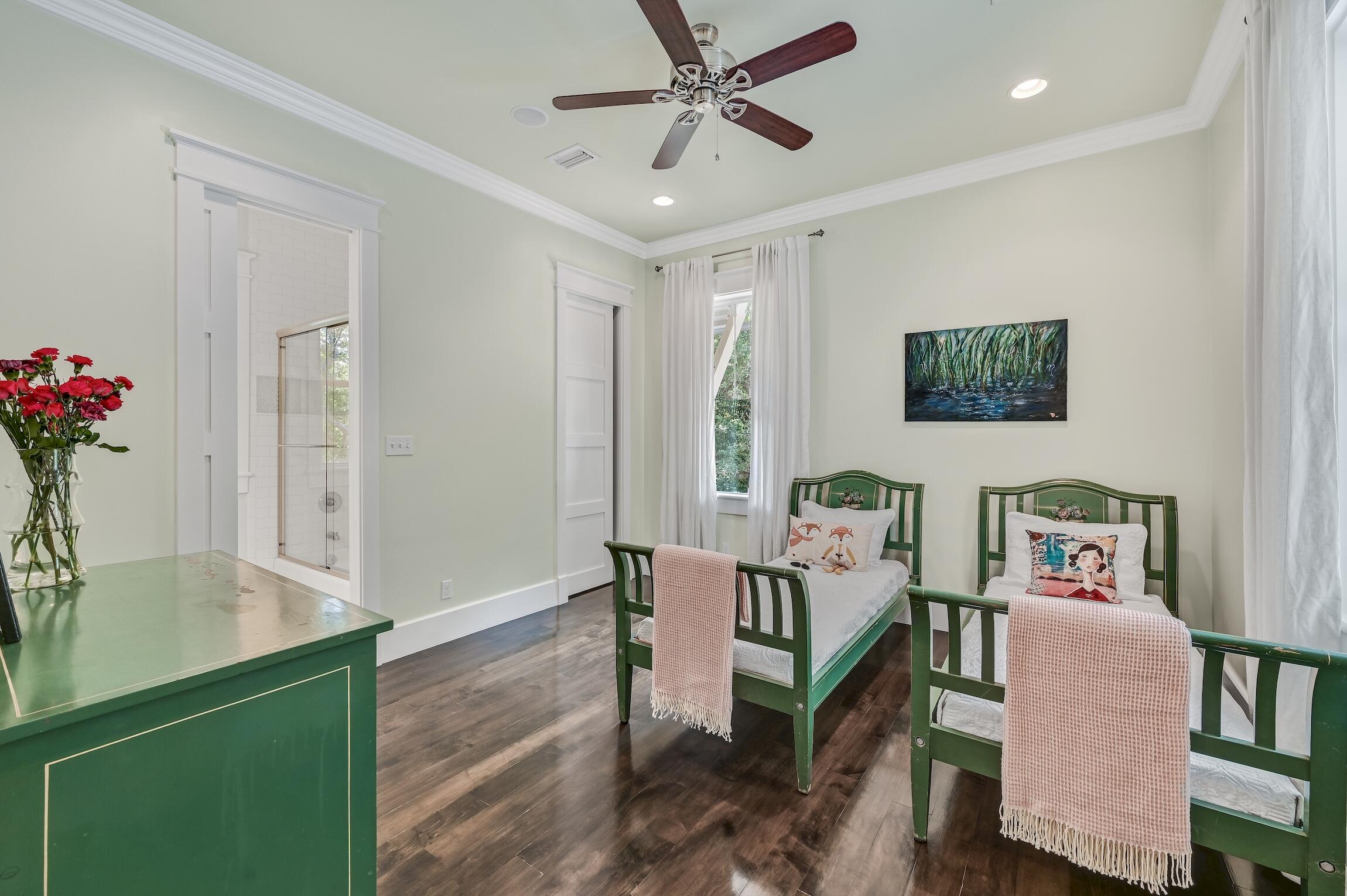 THE WOODS - Residential