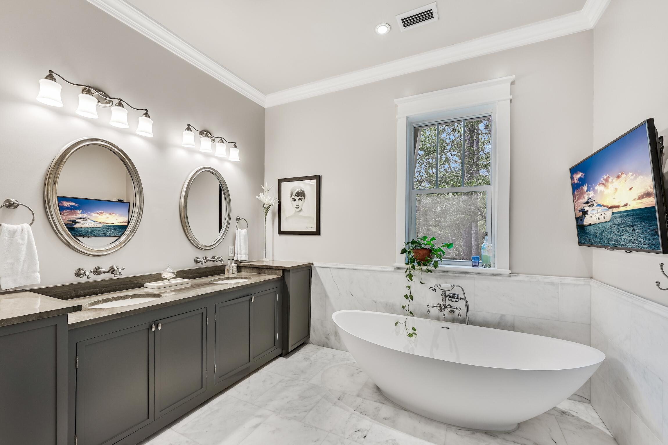 THE WOODS - Residential