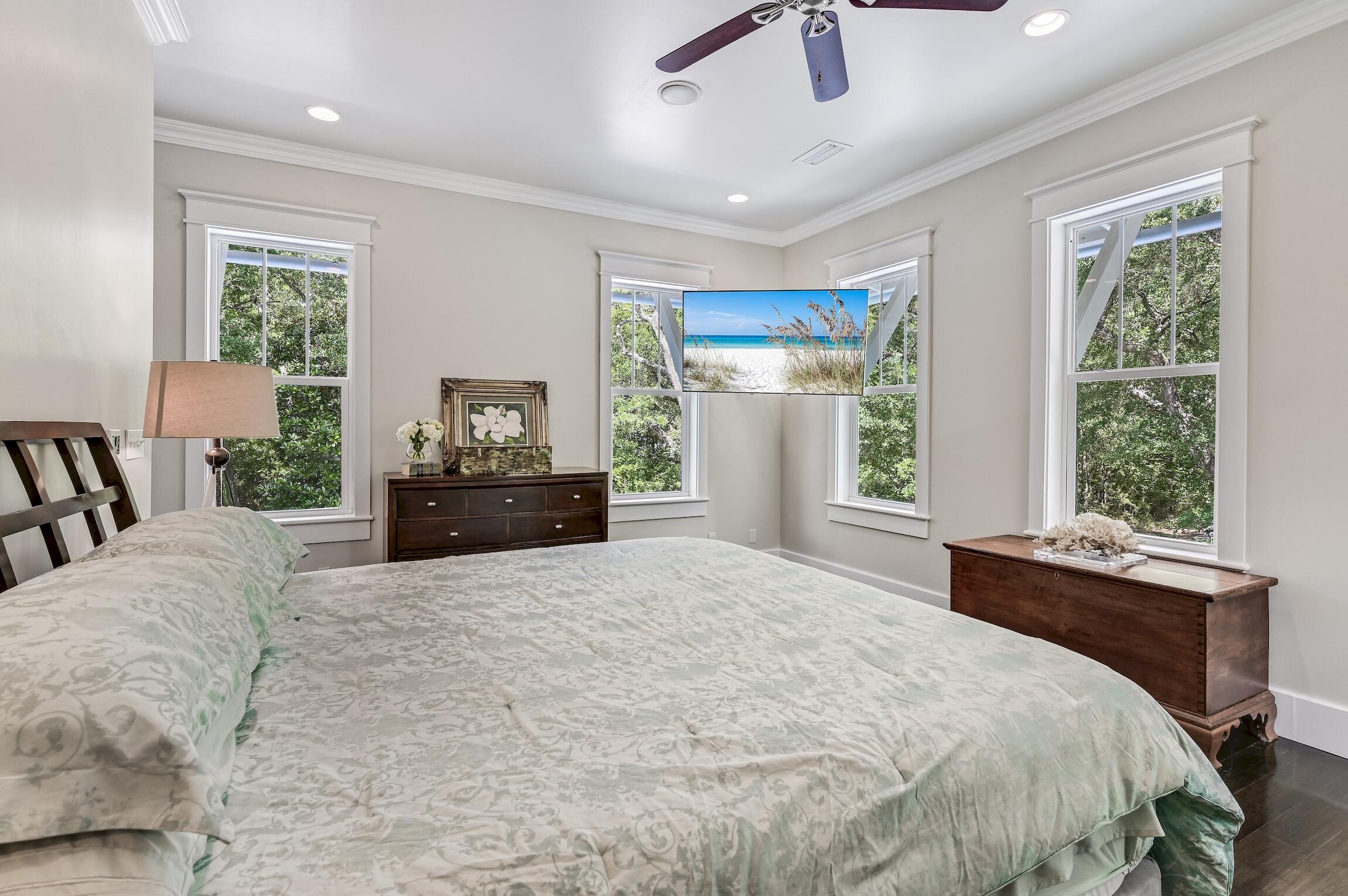 THE WOODS - Residential