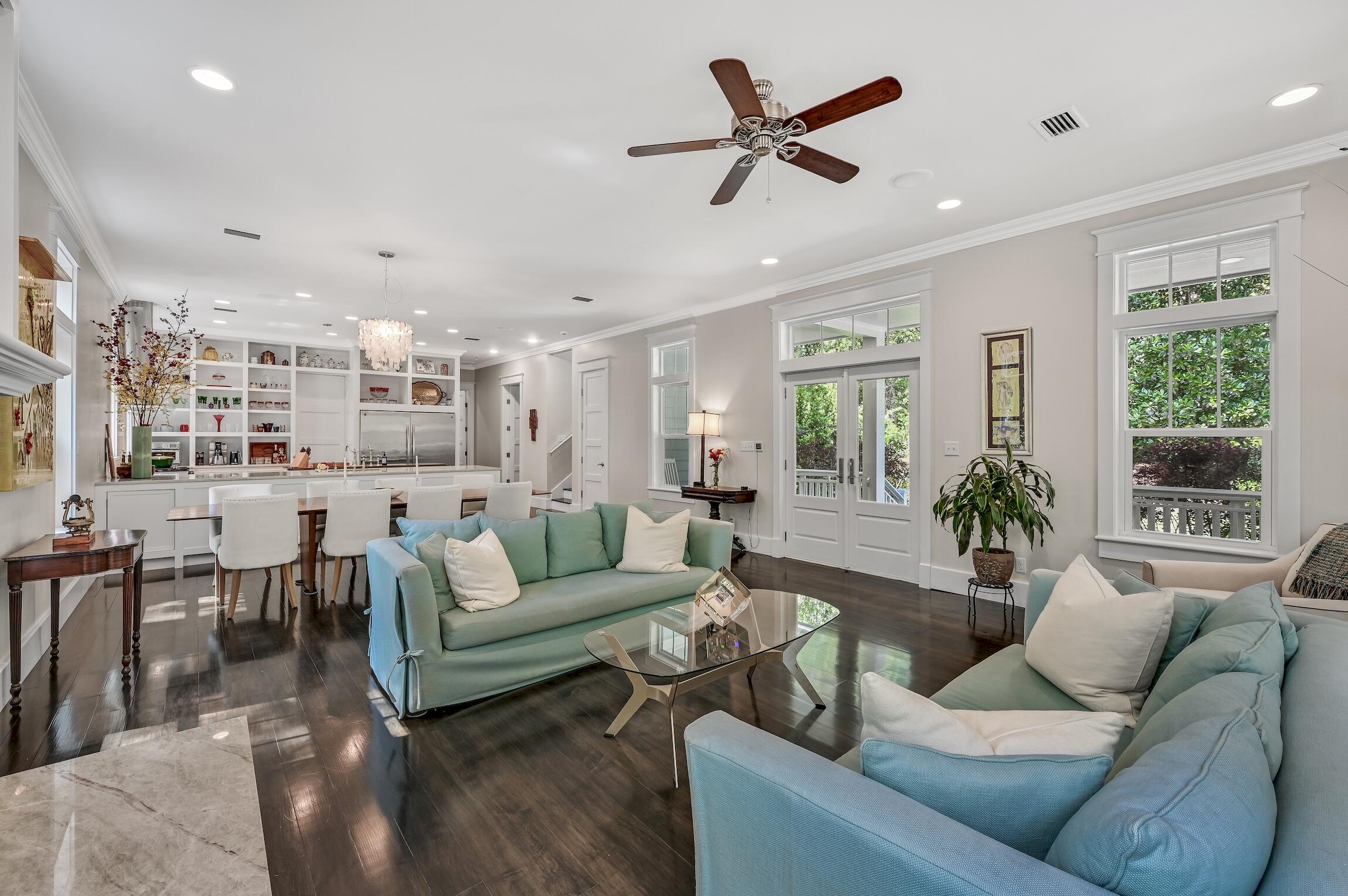 THE WOODS - Residential