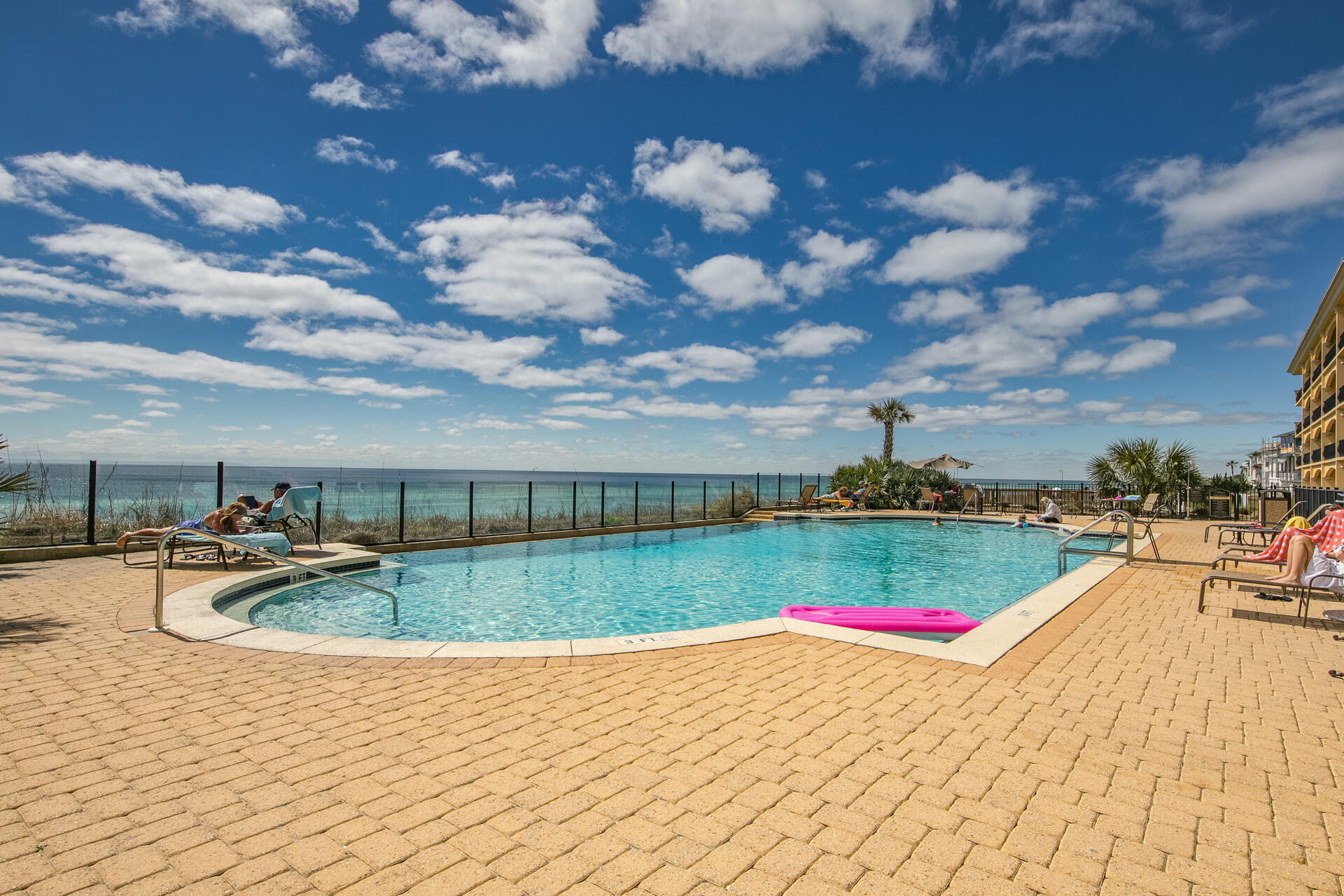 ADAGIO - Residential
