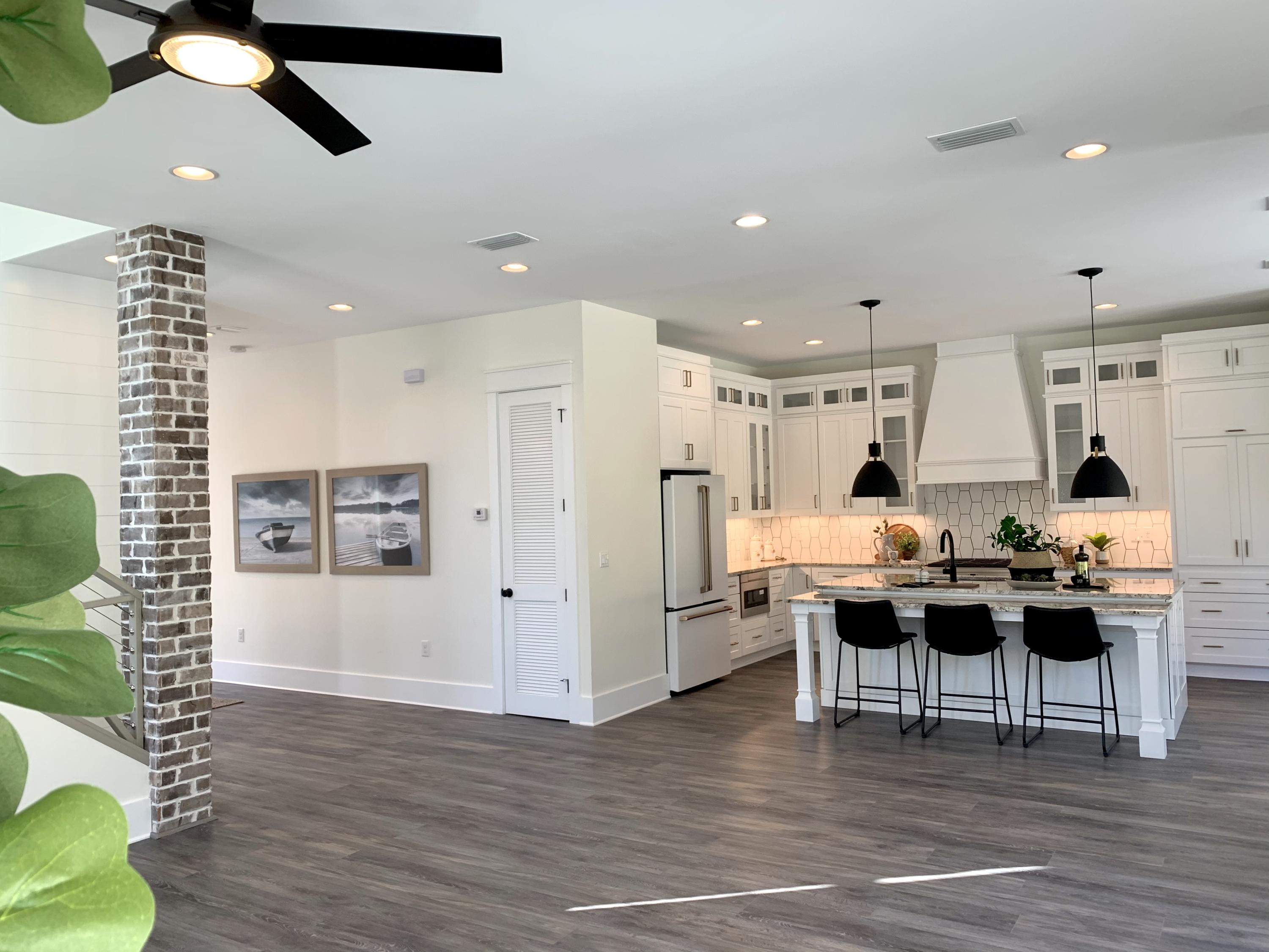 CRYSTAL BEACH - Residential