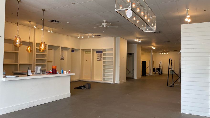 4,000 sq ft retail space on Highway 98 in Miramar Beach