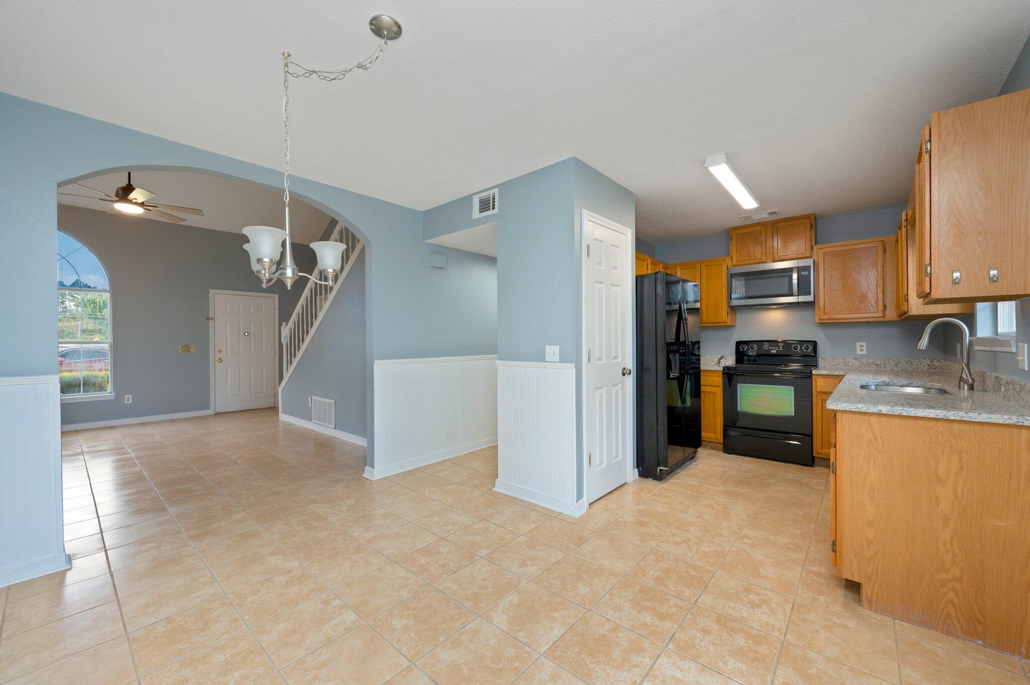 LAKE CHARLESTON - Residential