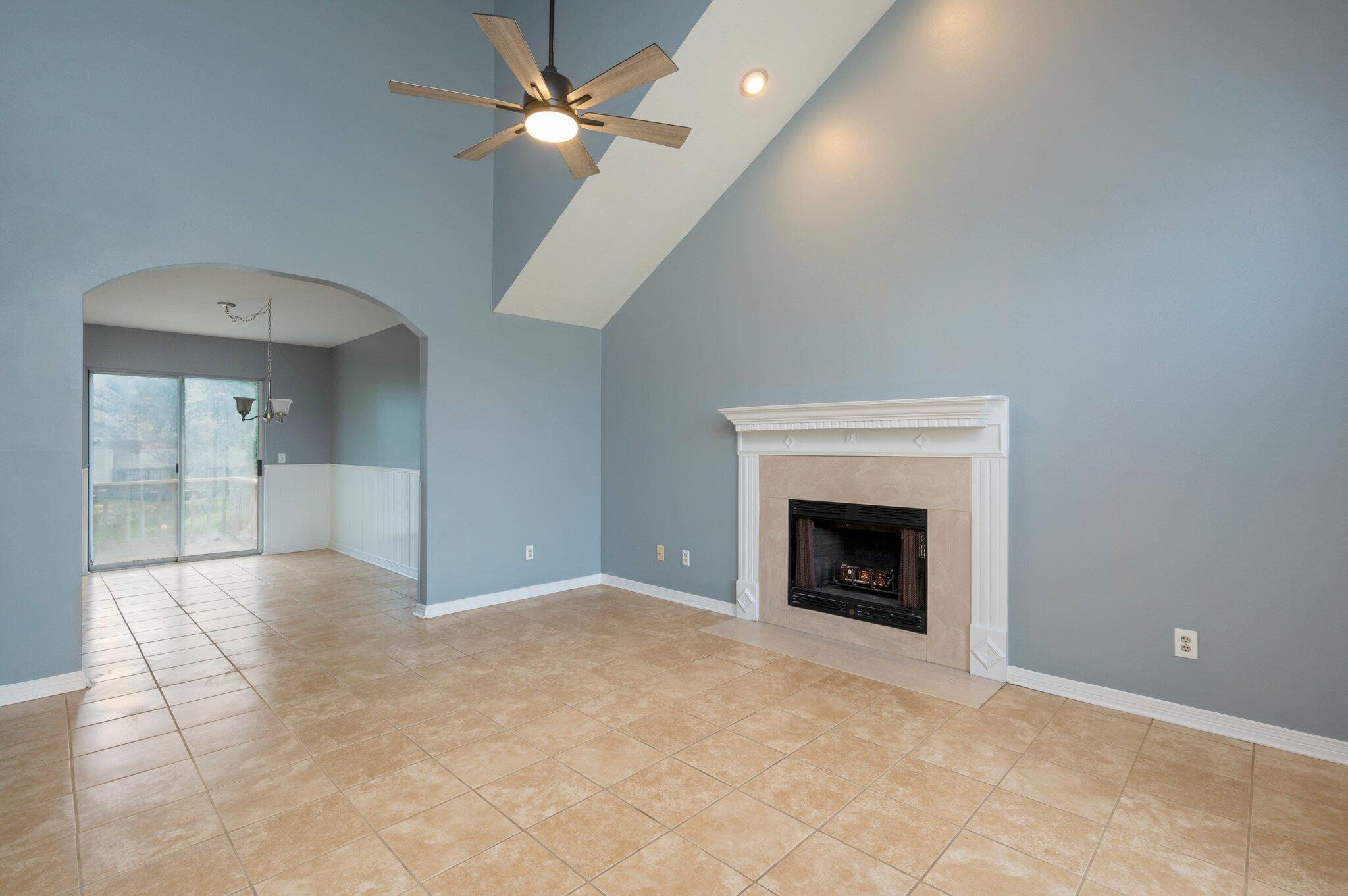 LAKE CHARLESTON - Residential