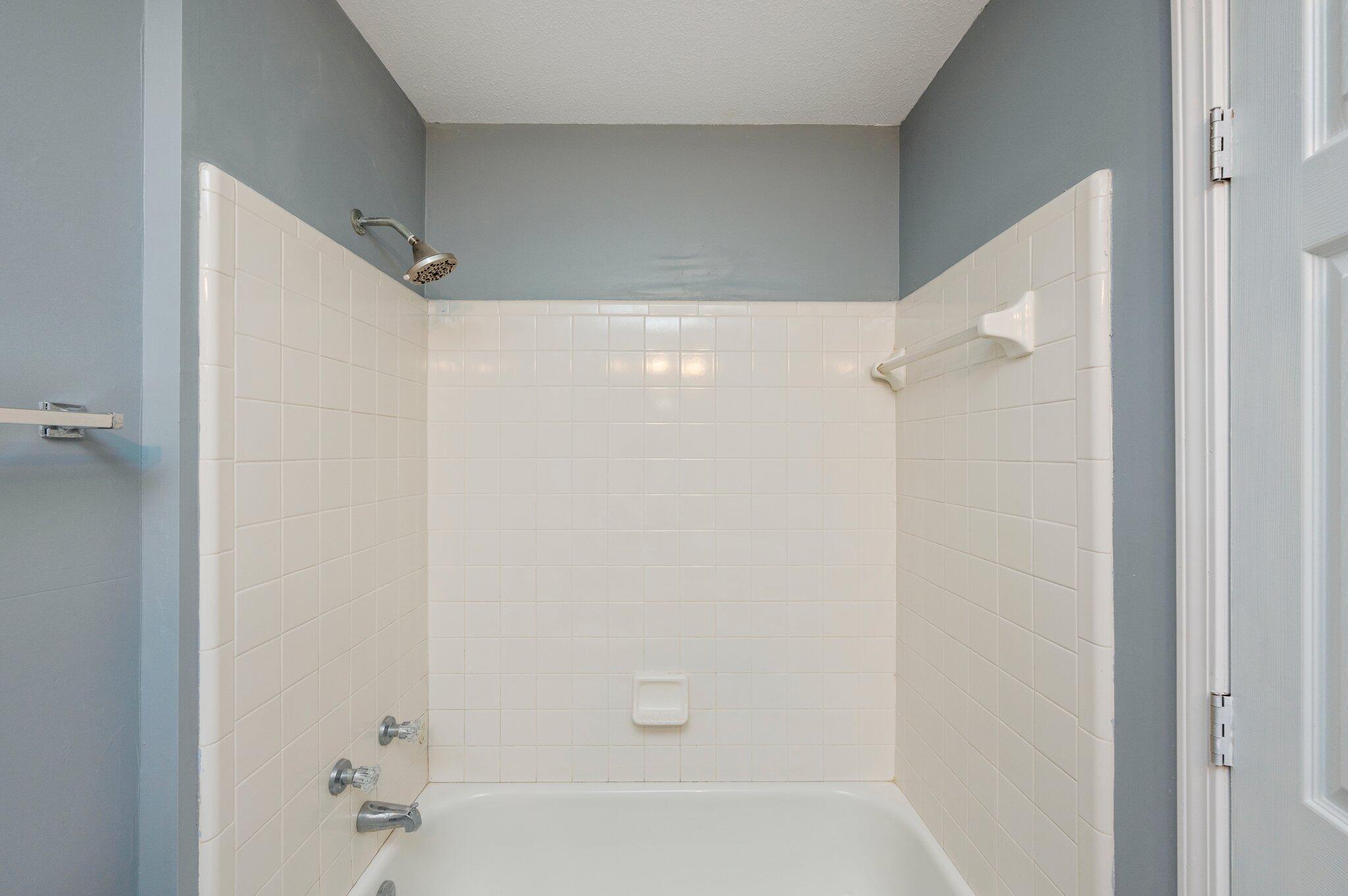 LAKE CHARLESTON - Residential