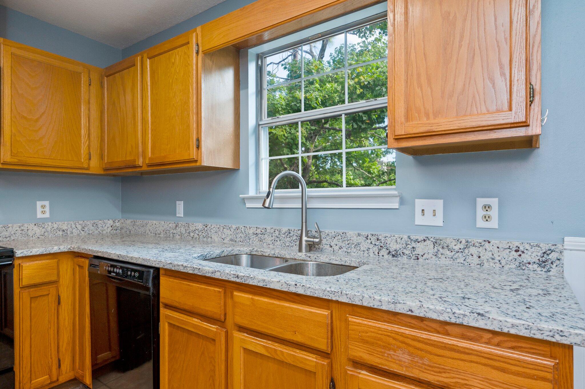 LAKE CHARLESTON - Residential