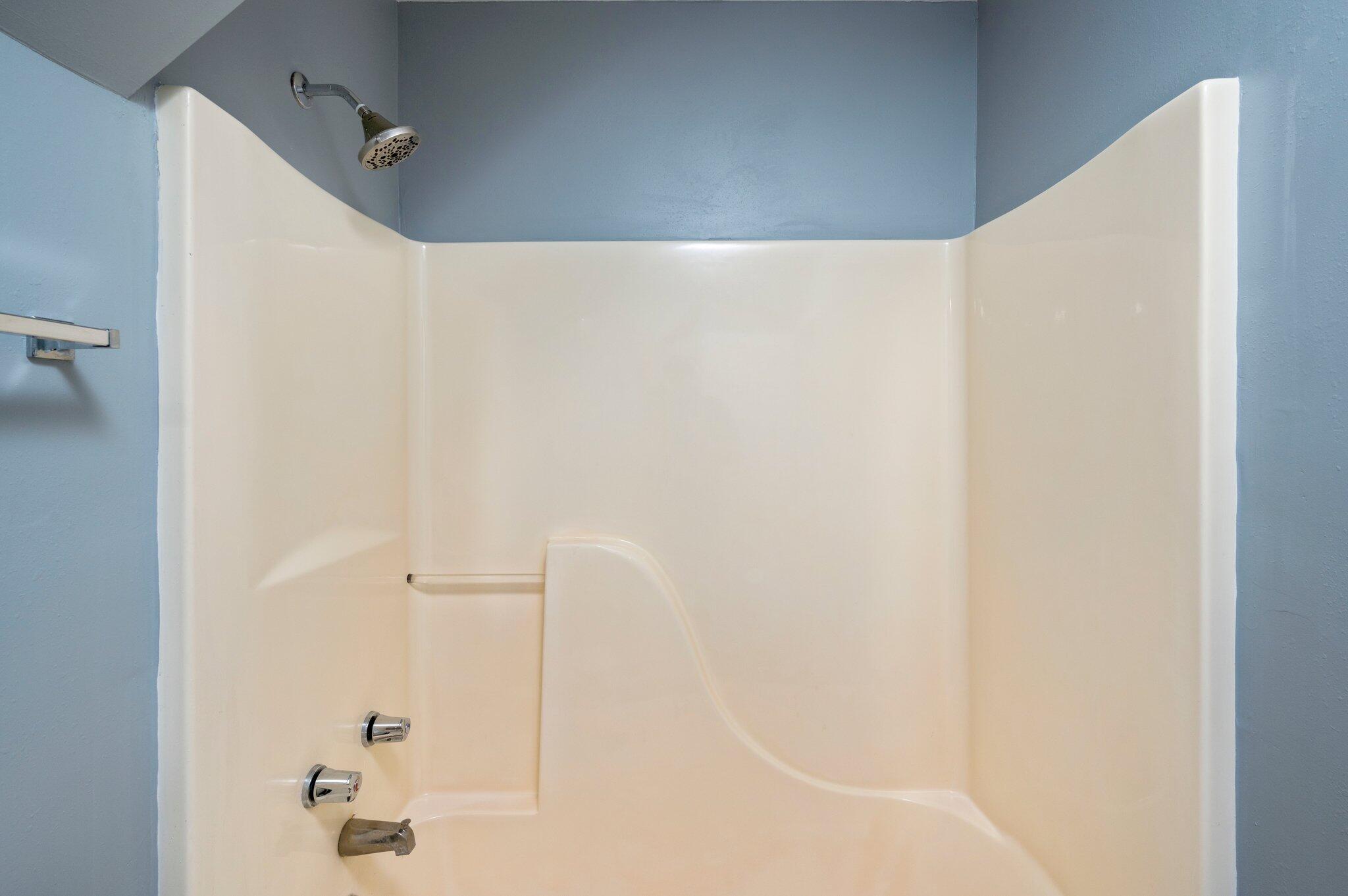 LAKE CHARLESTON - Residential