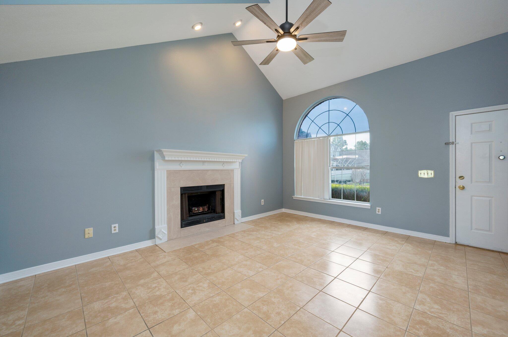 LAKE CHARLESTON - Residential