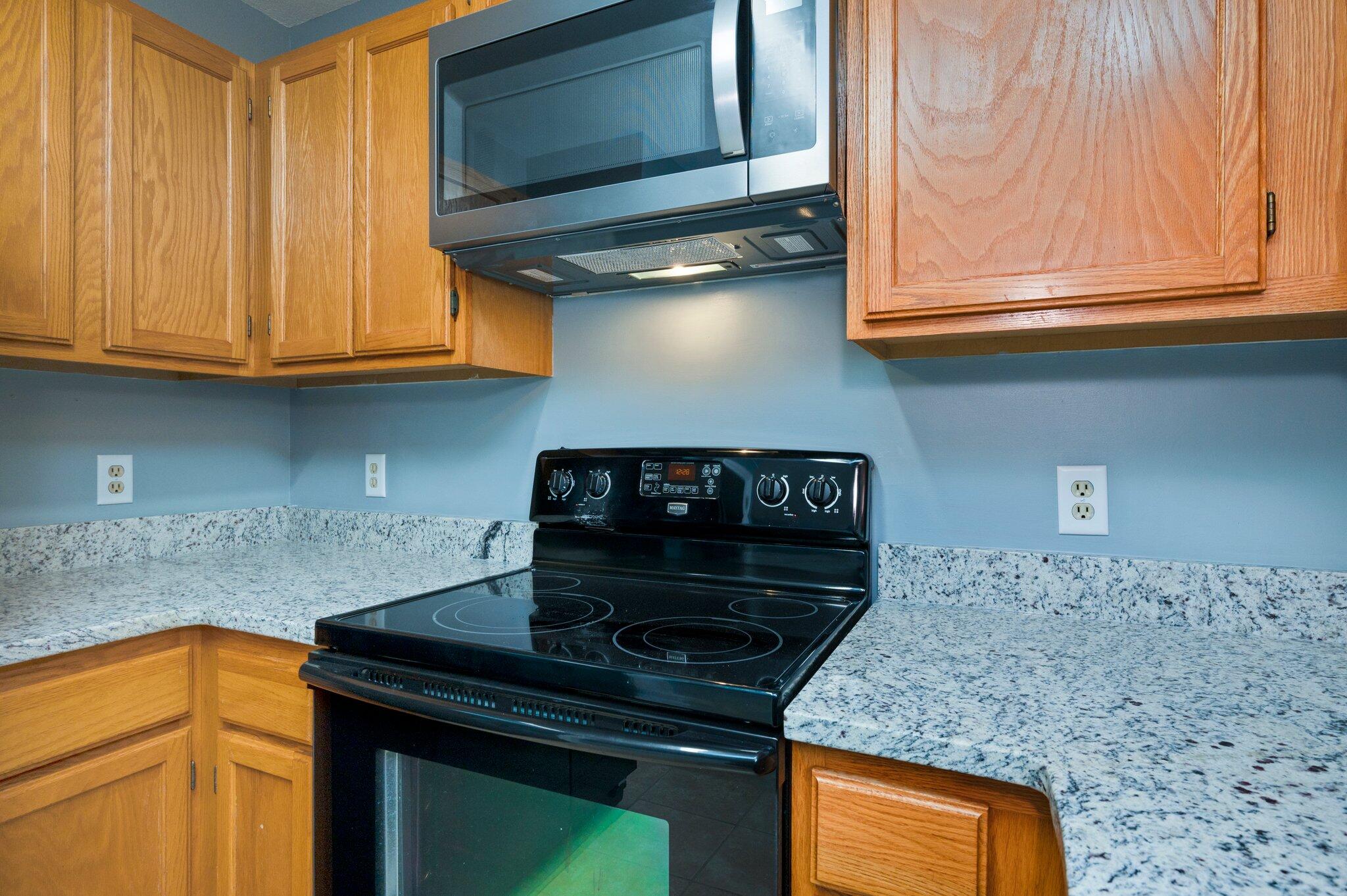 LAKE CHARLESTON - Residential