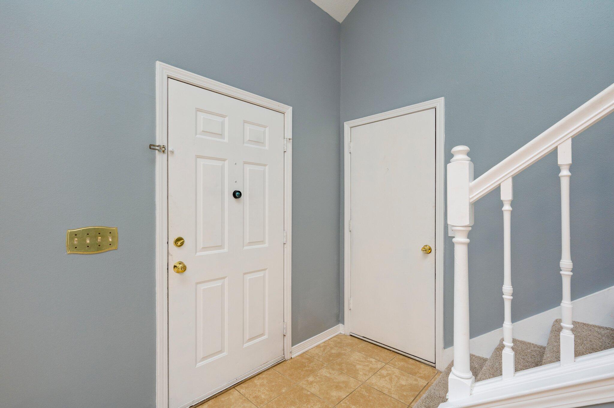 LAKE CHARLESTON - Residential