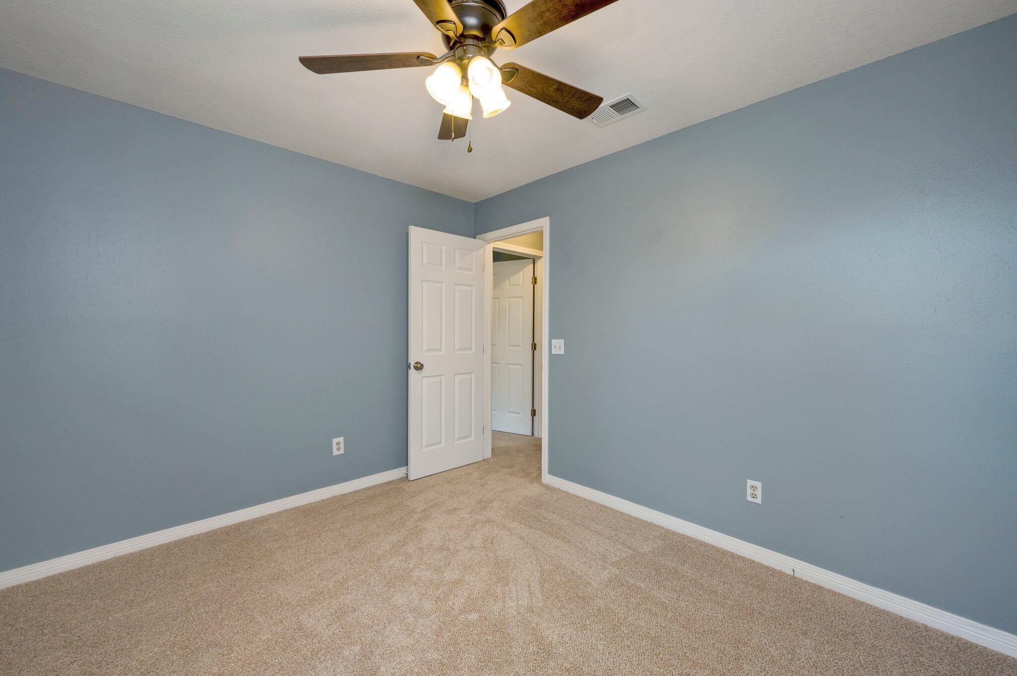 LAKE CHARLESTON - Residential