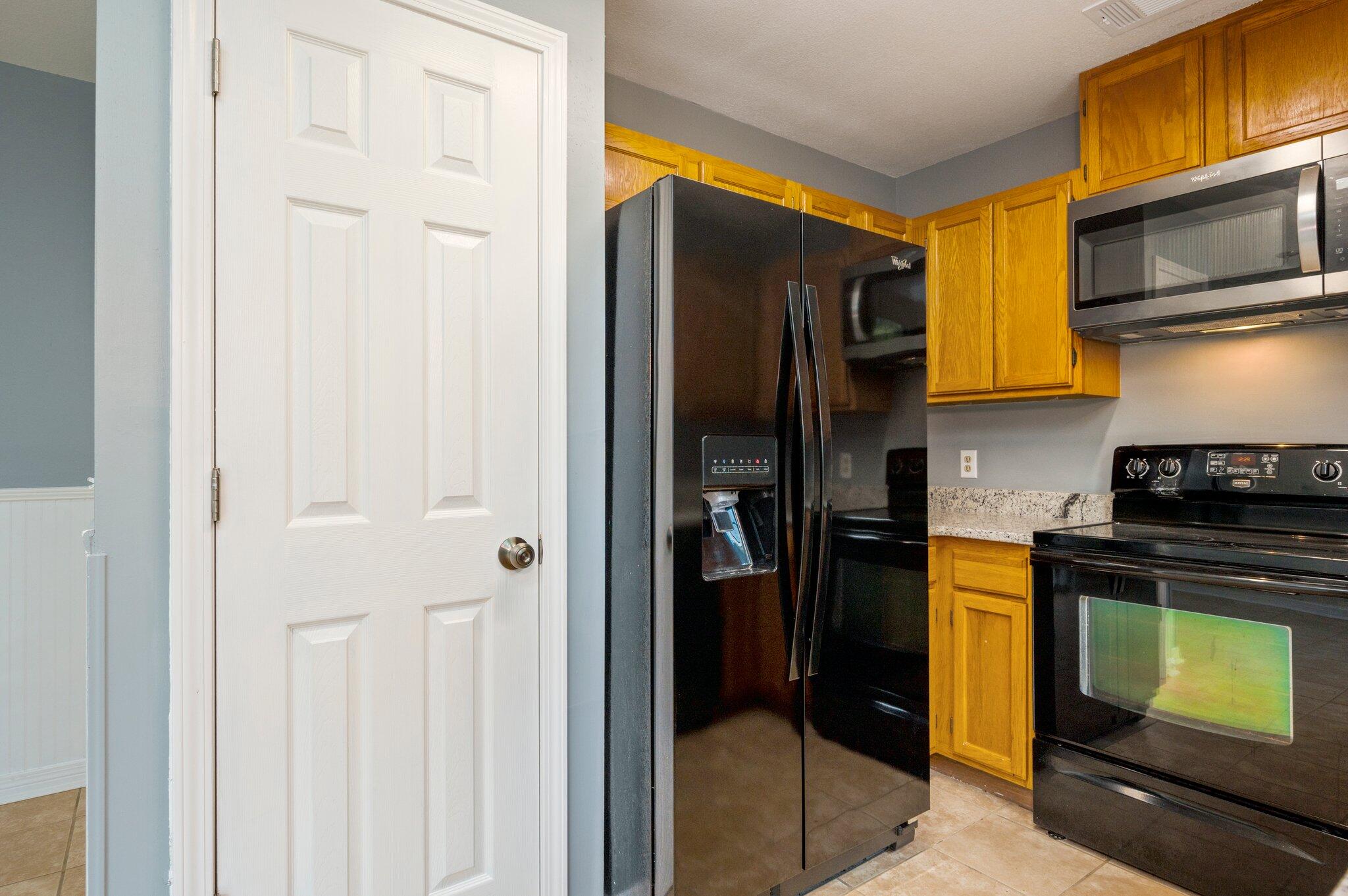 LAKE CHARLESTON - Residential