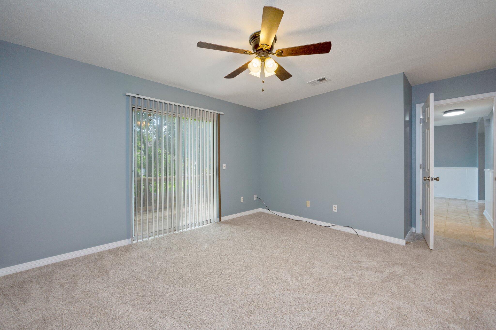 LAKE CHARLESTON - Residential